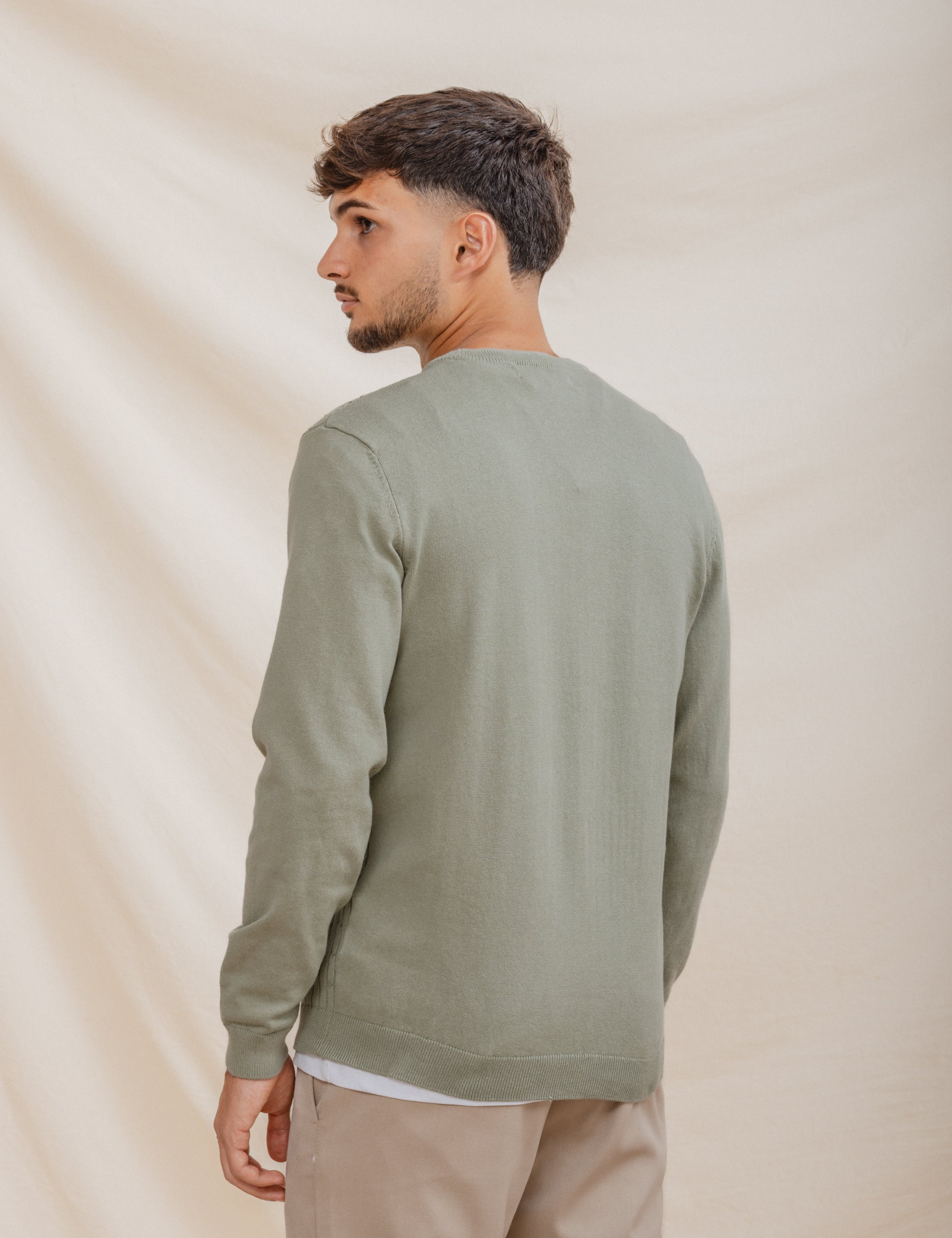 JERSEY NUDOS CUELLO CAJA