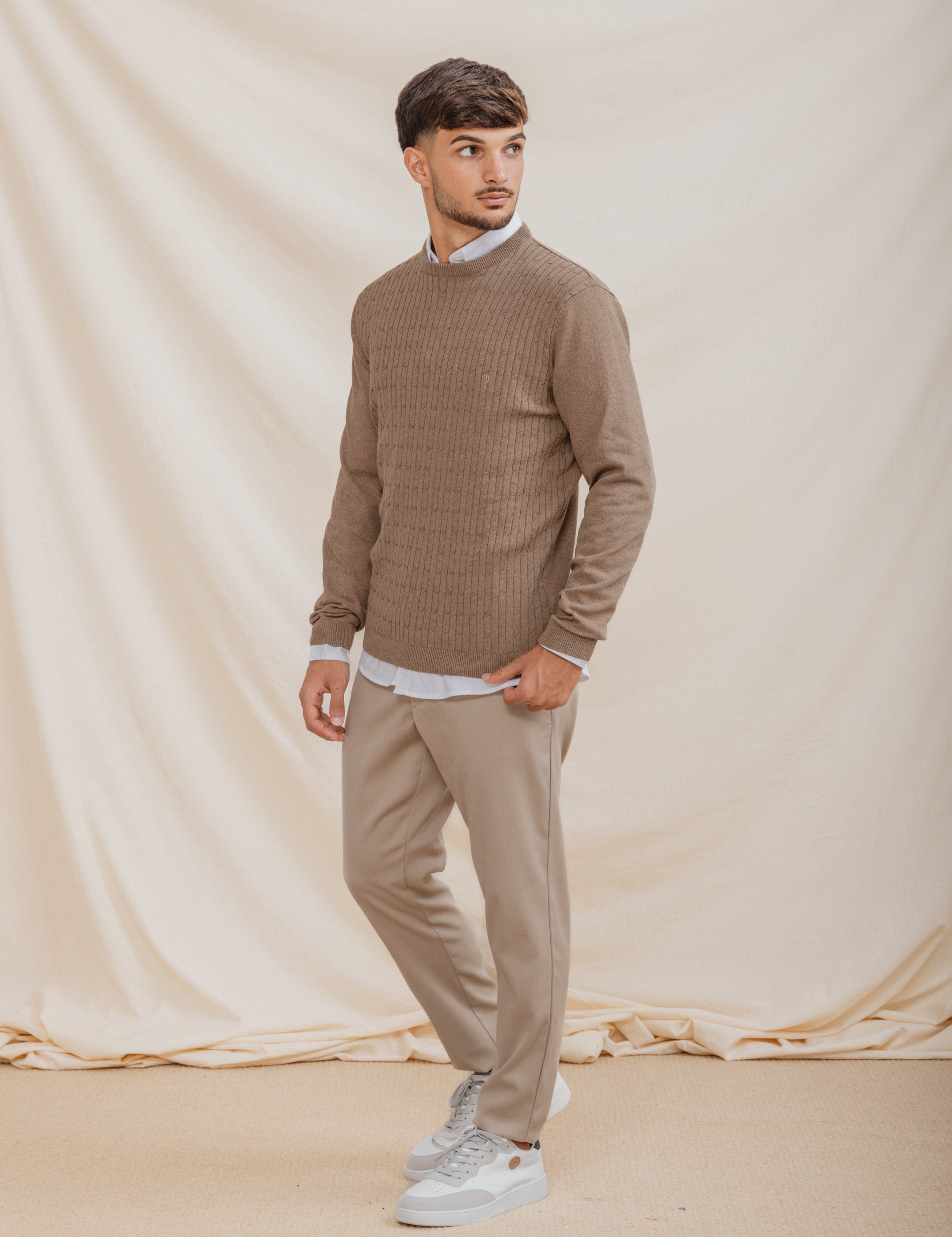 JERSEY NUDOS CUELLO CAJA