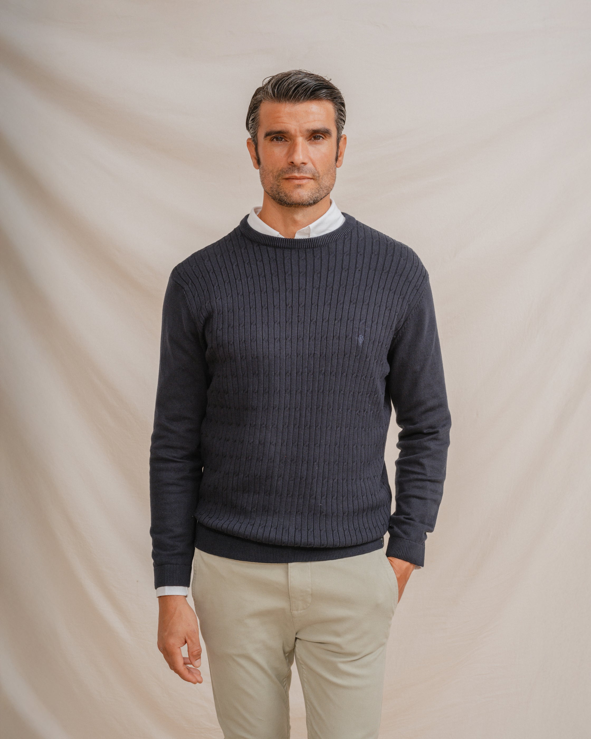 JERSEY NUDOS CUELLO CAJA