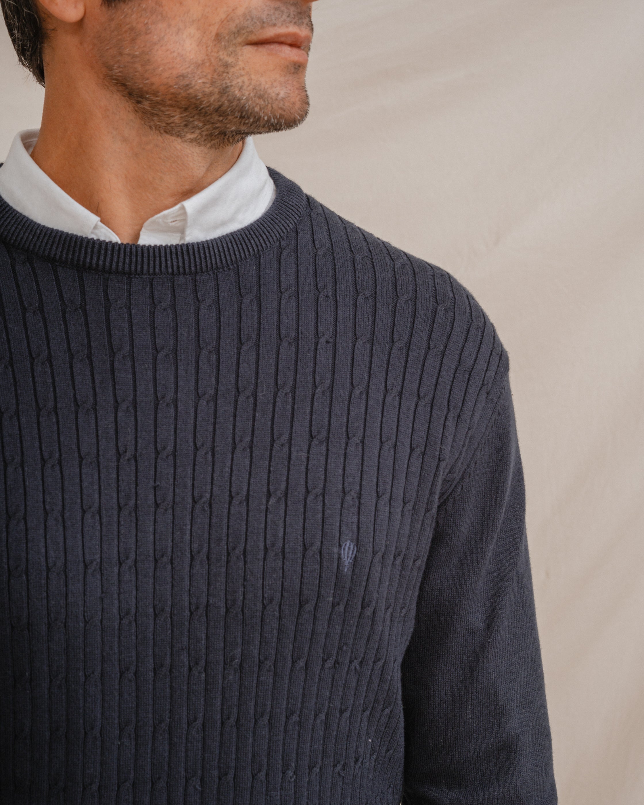 JERSEY NUDOS CUELLO CAJA