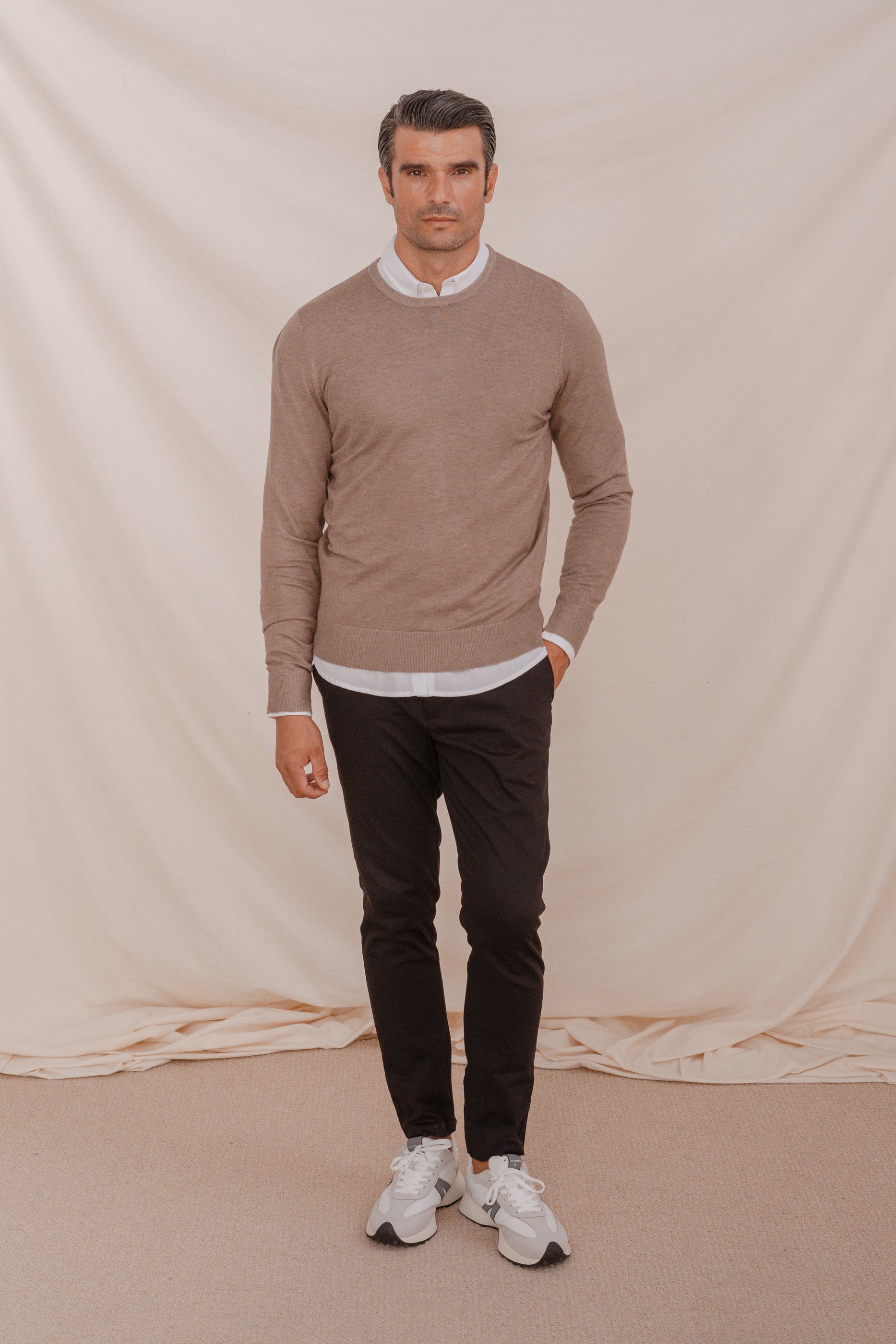 JERSEY BÁSICO CUELLO CAJA BEIGE