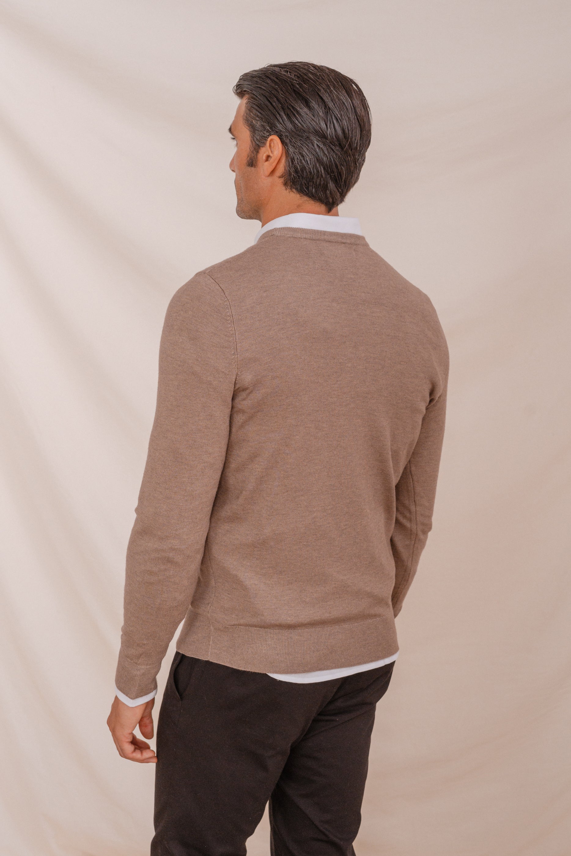 JERSEY BÁSICO CUELLO CAJA BEIGE