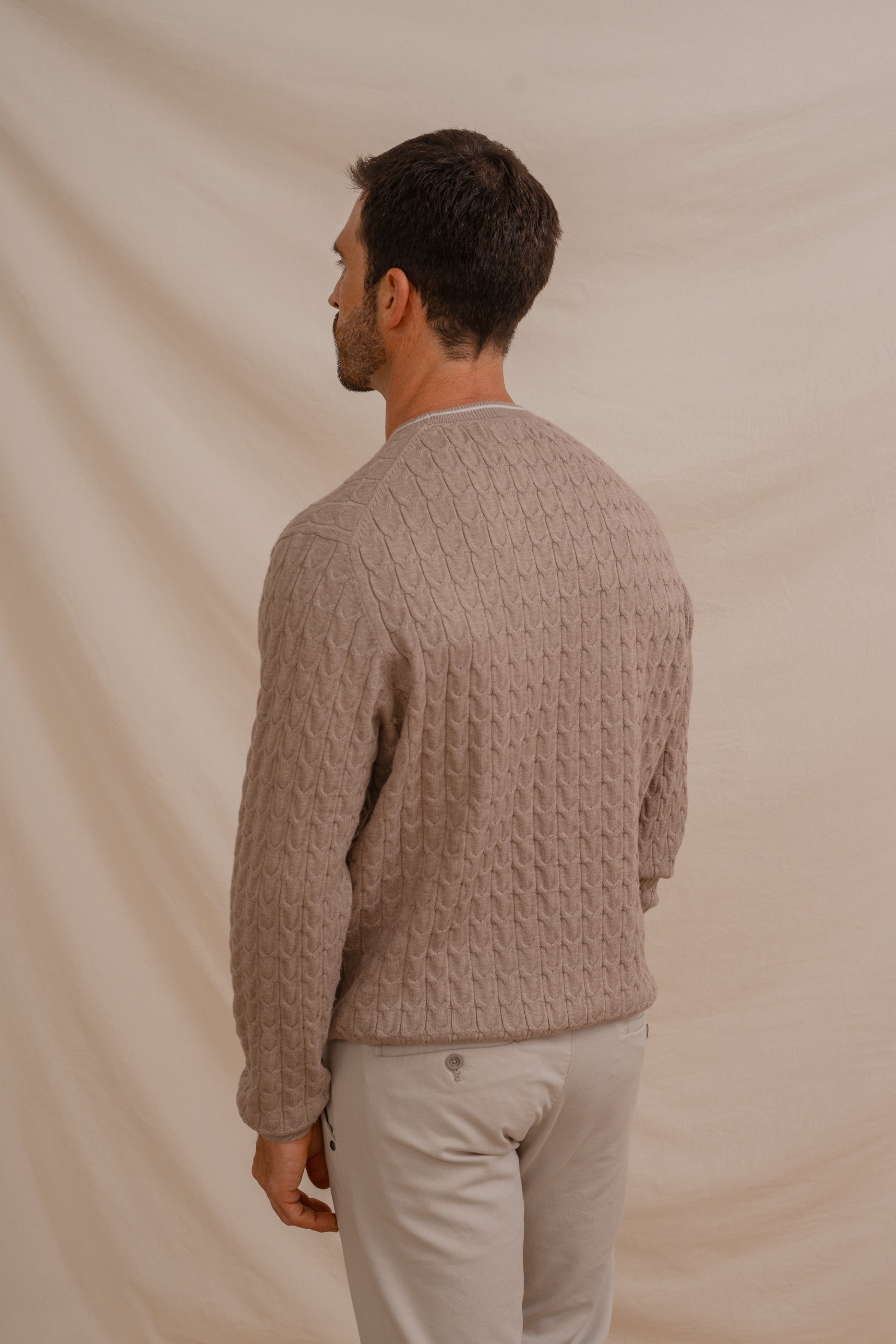 JERSEY NUDOS LÍNEA EN CUELLO