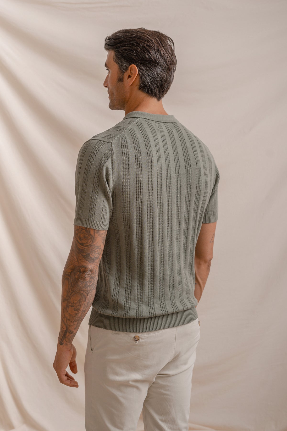 POLO MALHA COM PONTO DE RENDA ÀS RISCAS VERDE