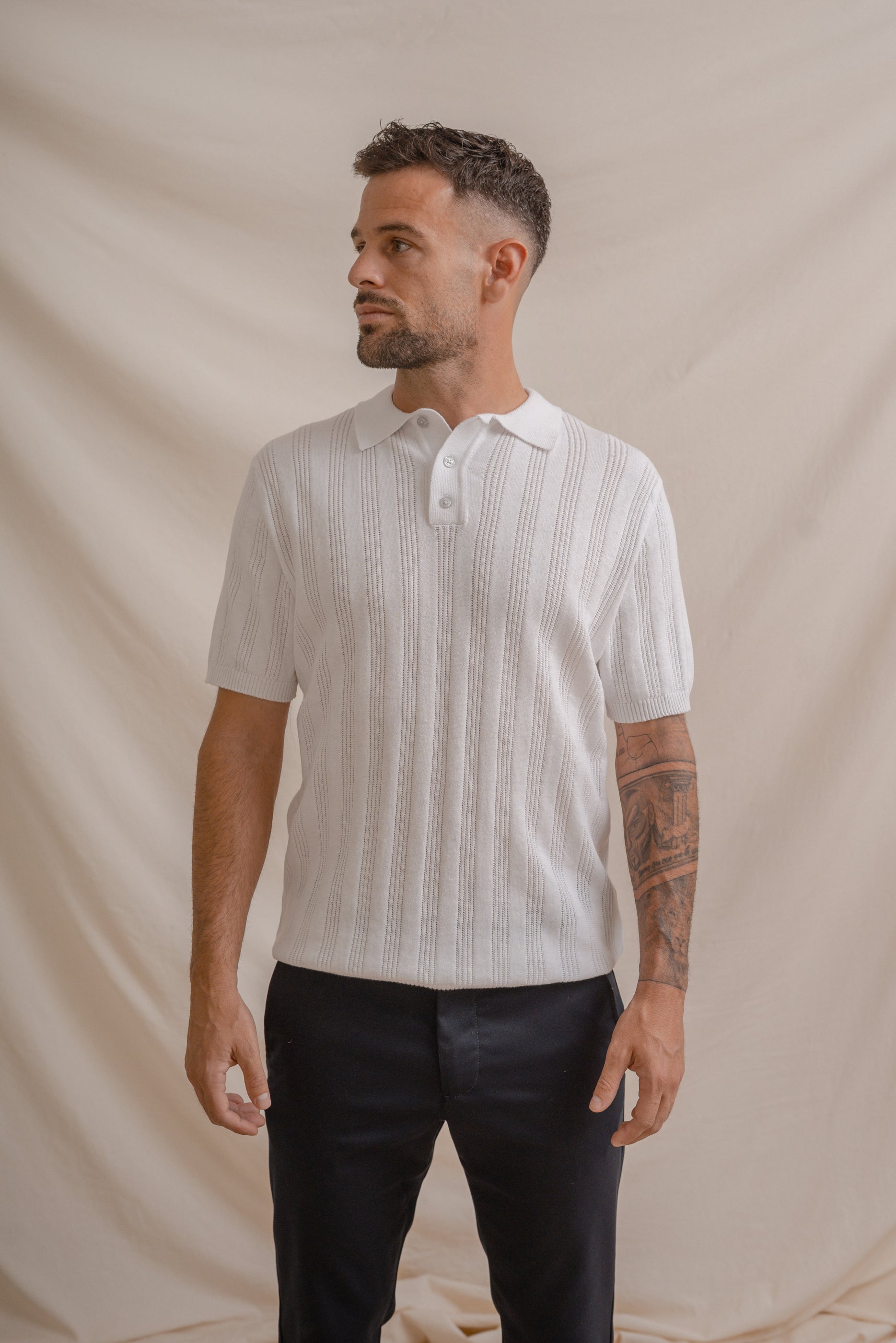 POLO TRICOT ESTRUCTURA RAYA CALADA BLANCO