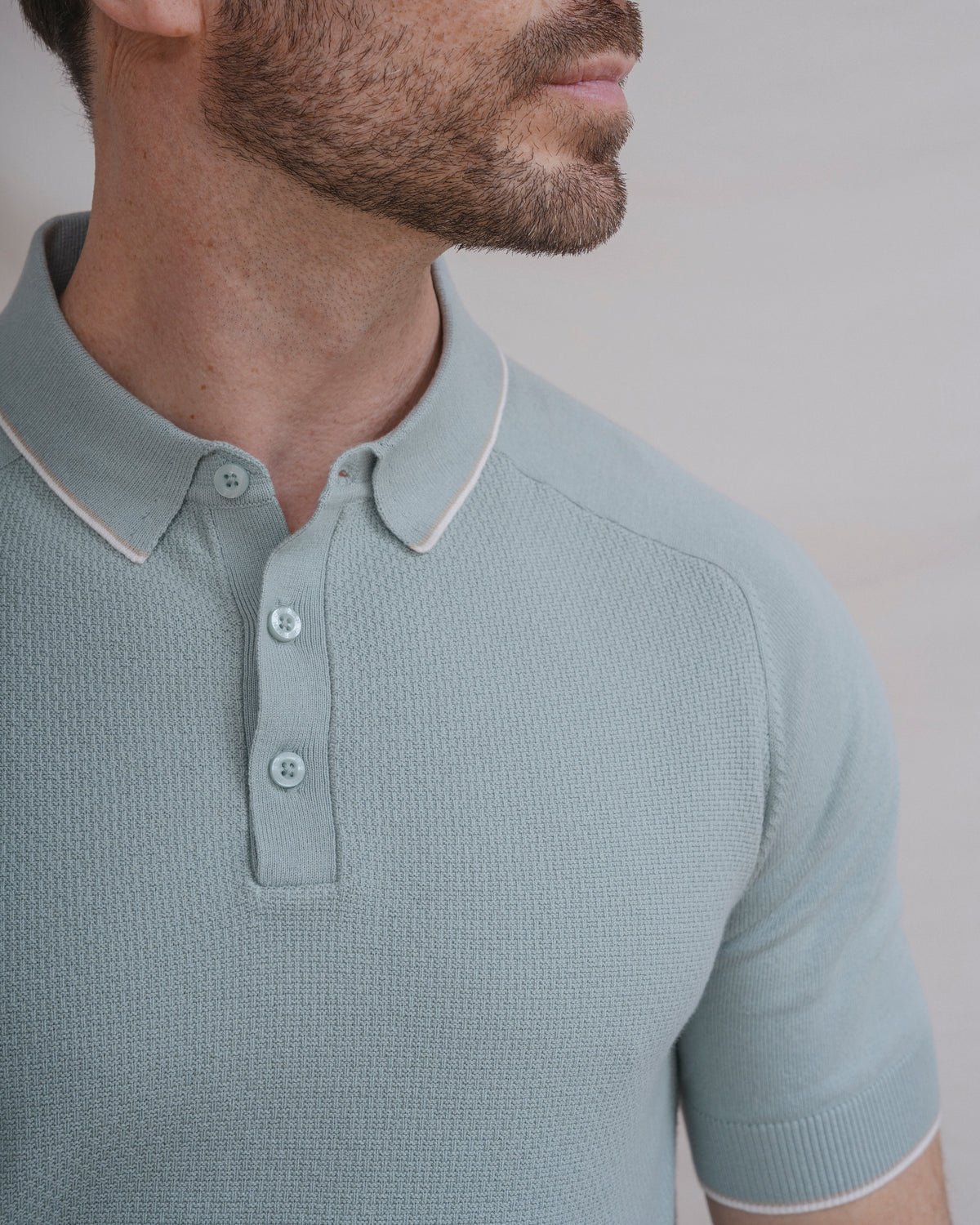 POLO EM TRICOT COM ESTRUTURA VERDE