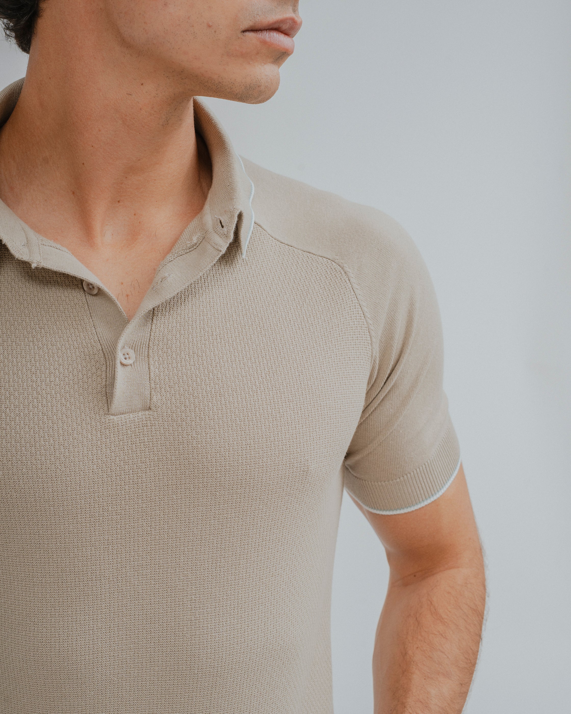 POLO TRICOT ESTRUCTURA BEIGE