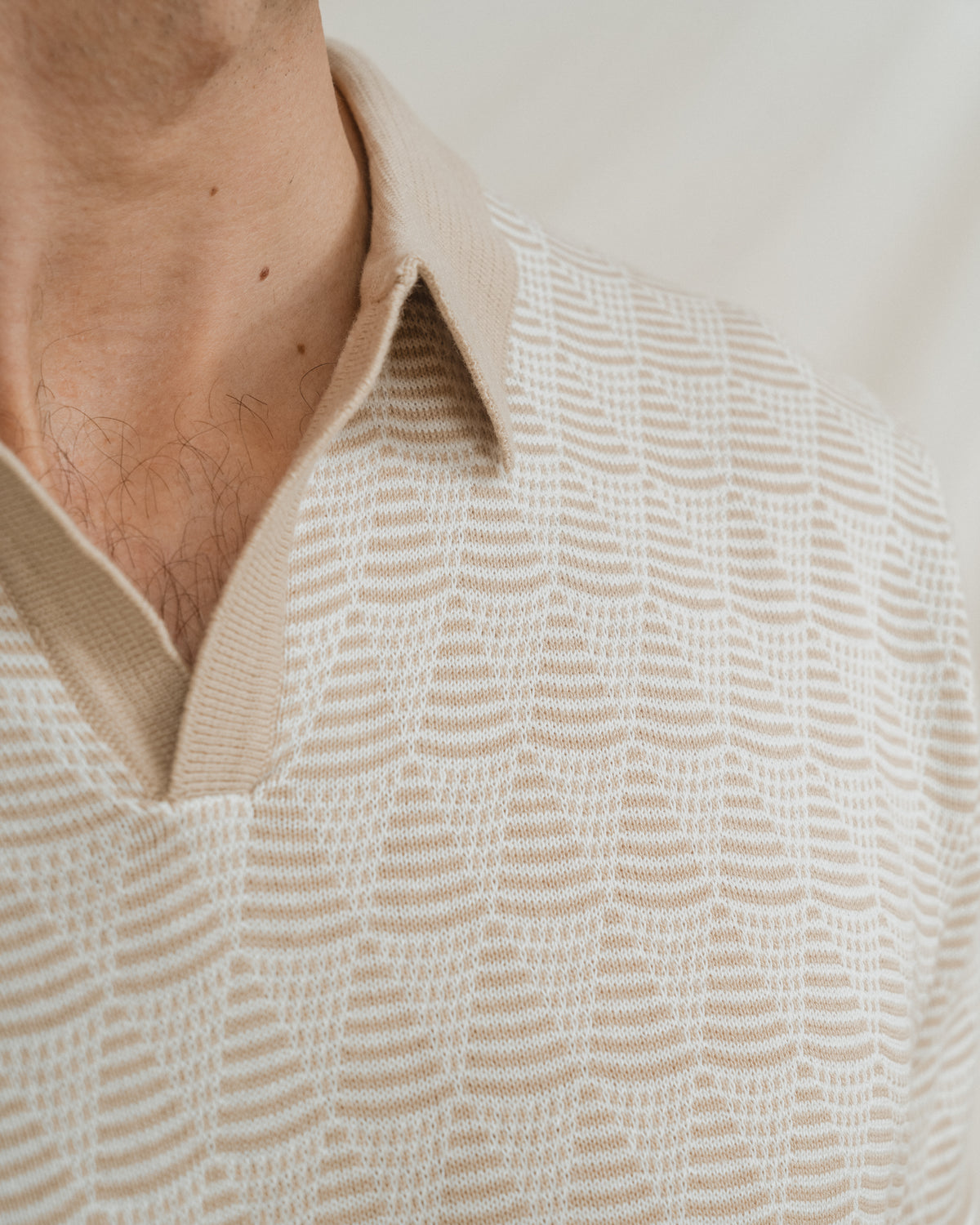 POLO TRICOT ESTRUTURA BEGE