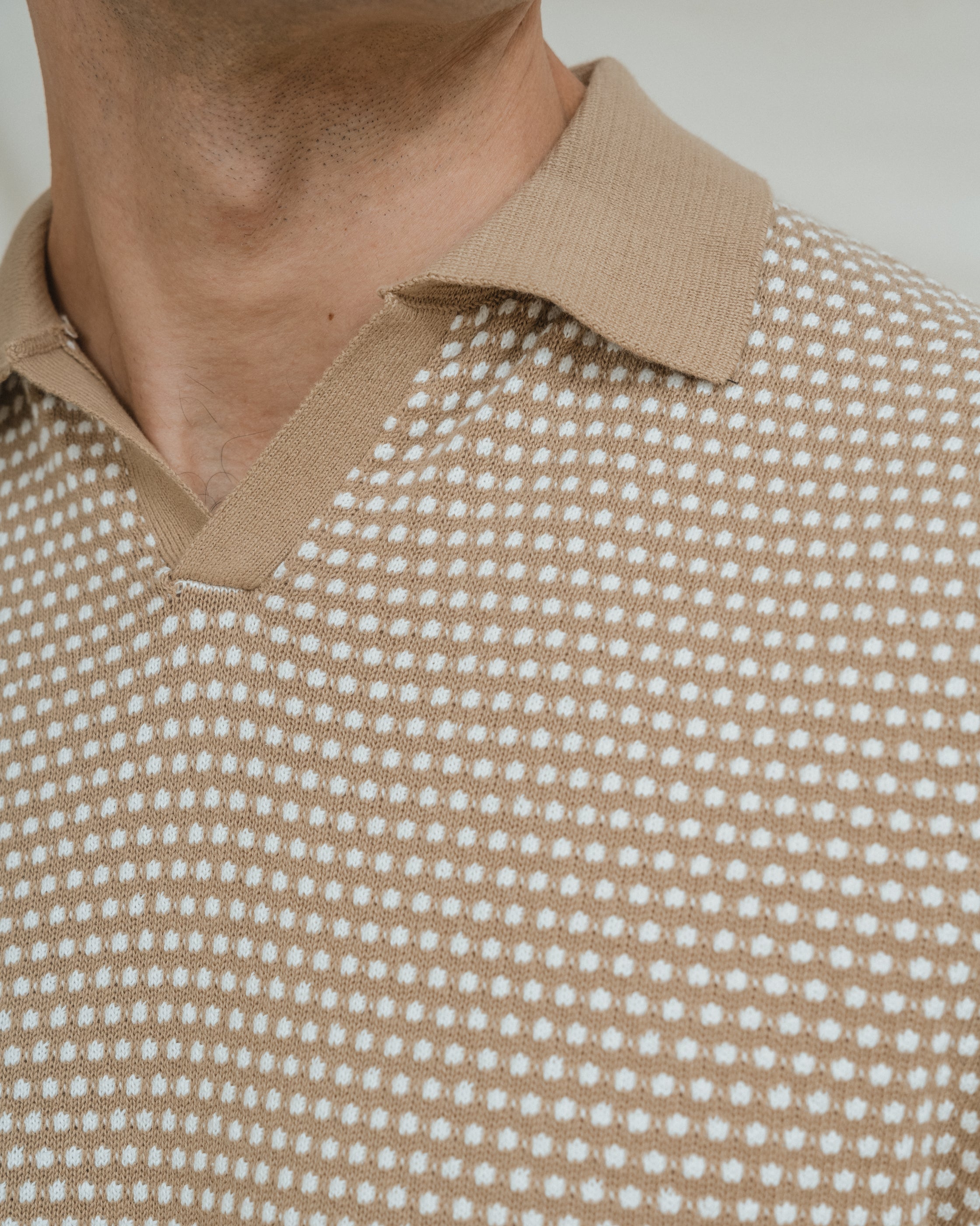 POLO TRICOT TOPOS BEIGE