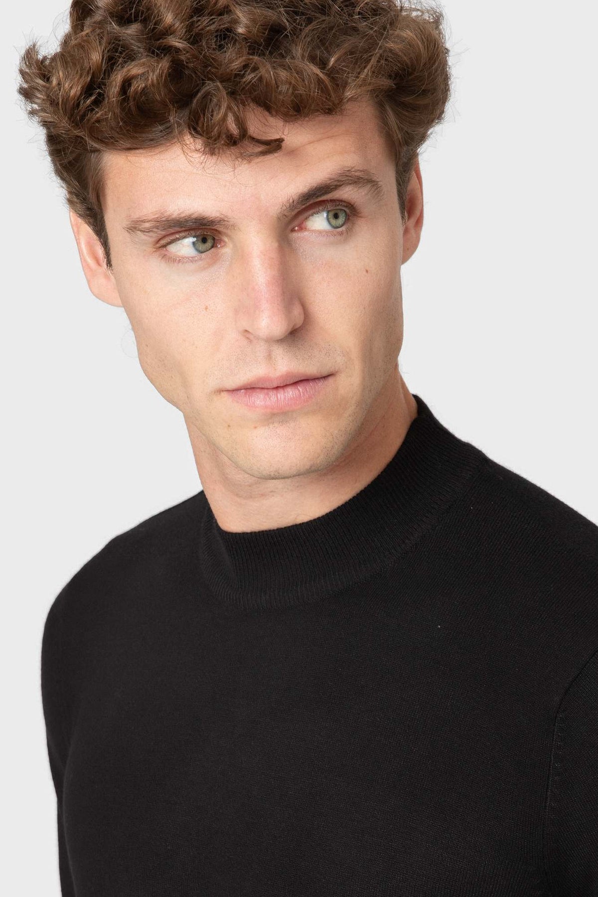 PULLOVER KRAGEN PERKINS SCHWARZ