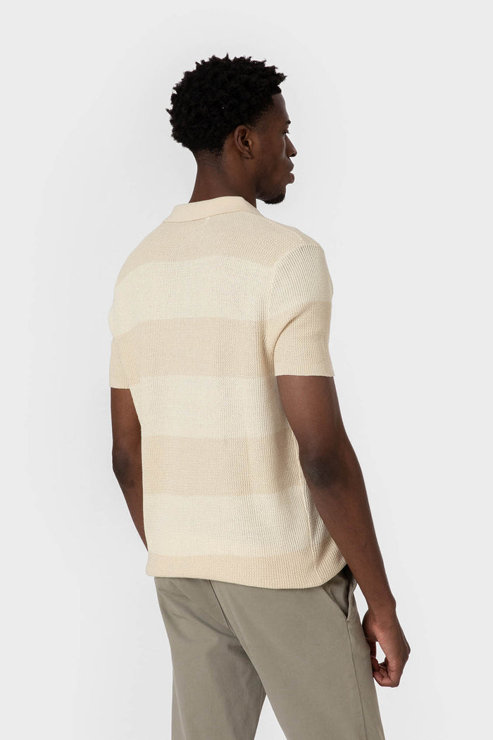 POLO TRICOT PANELADO BEIGE