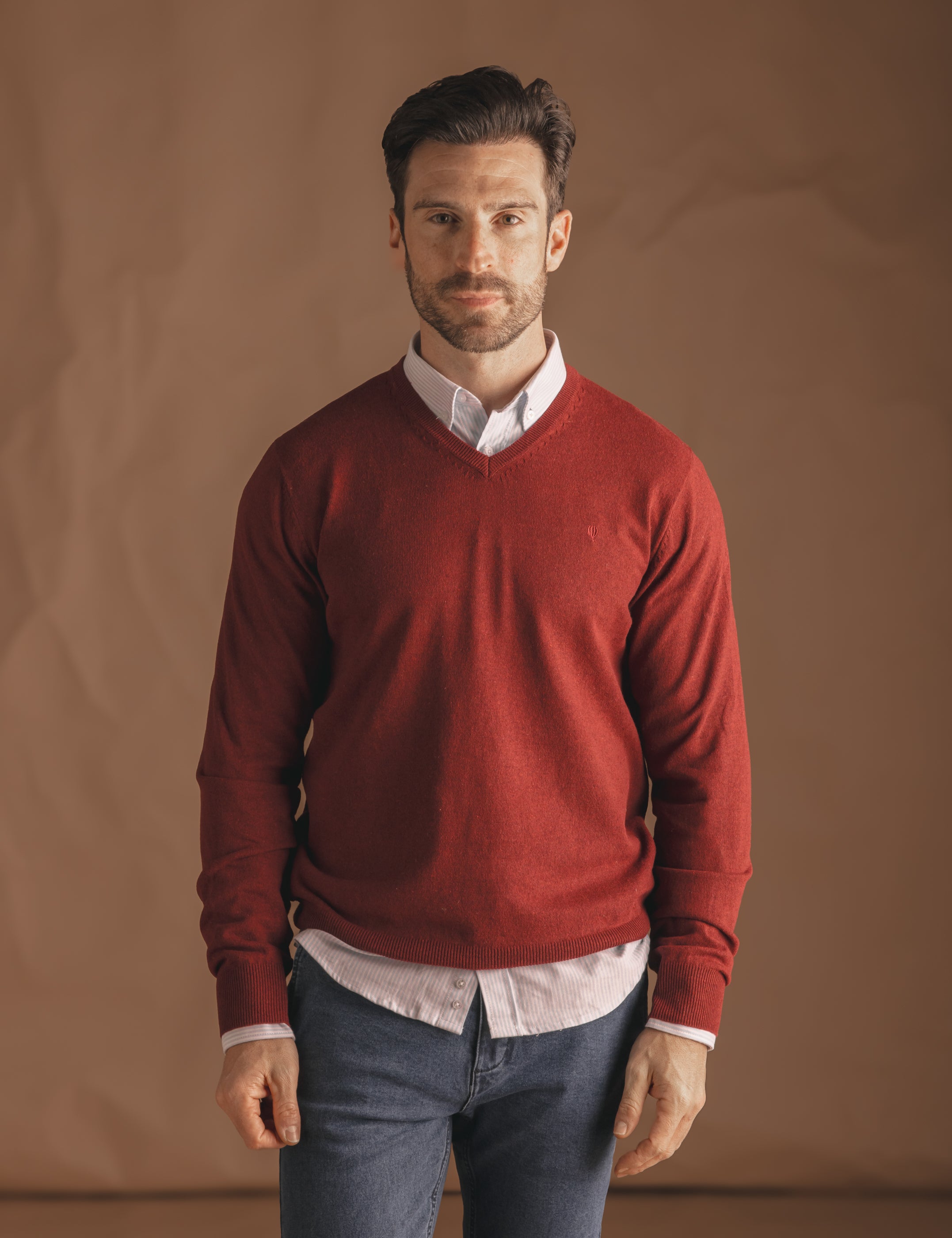 JERSEY PUNTO CUELLO PICO ROJO
