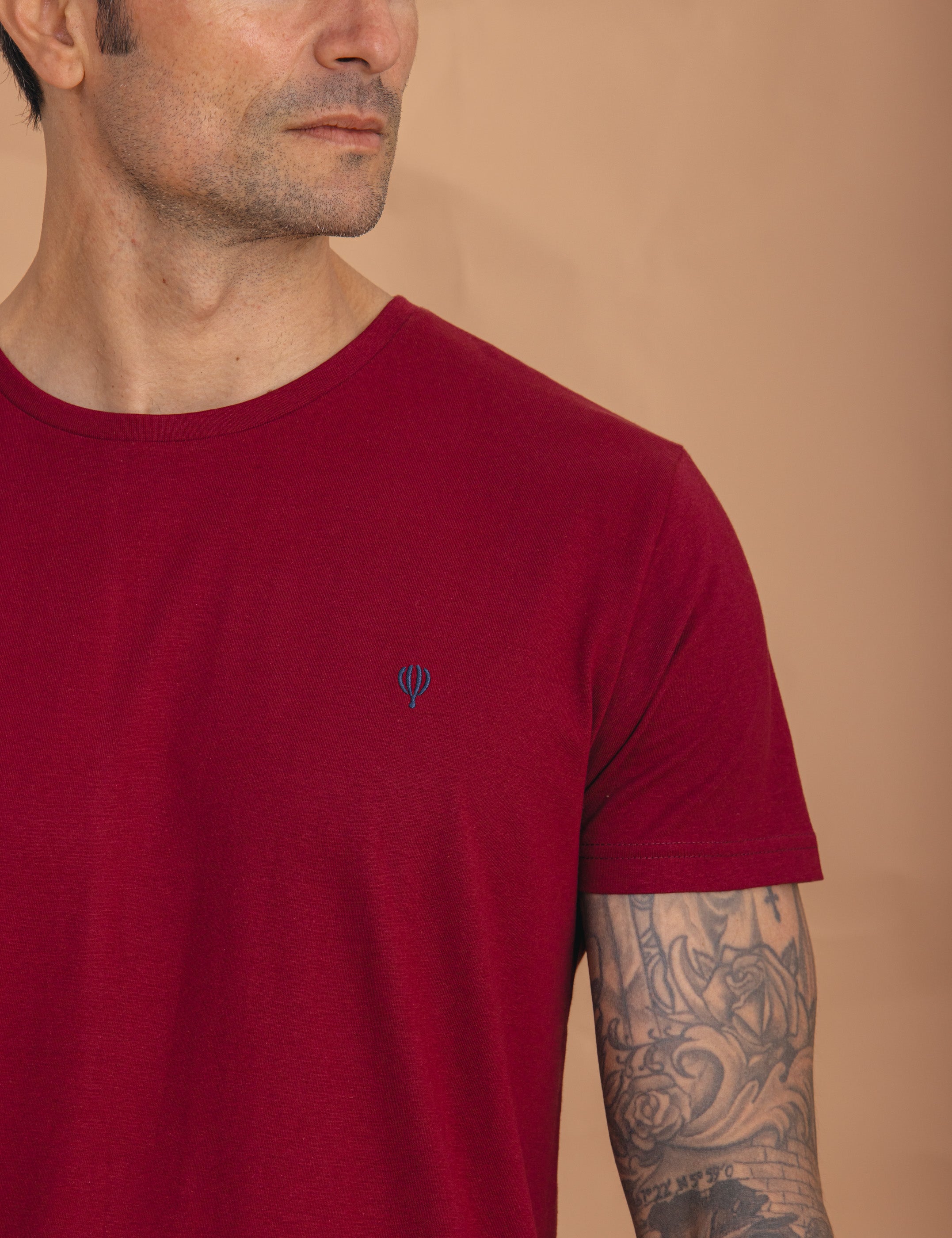 CAMISETA BÁSICA ROJA