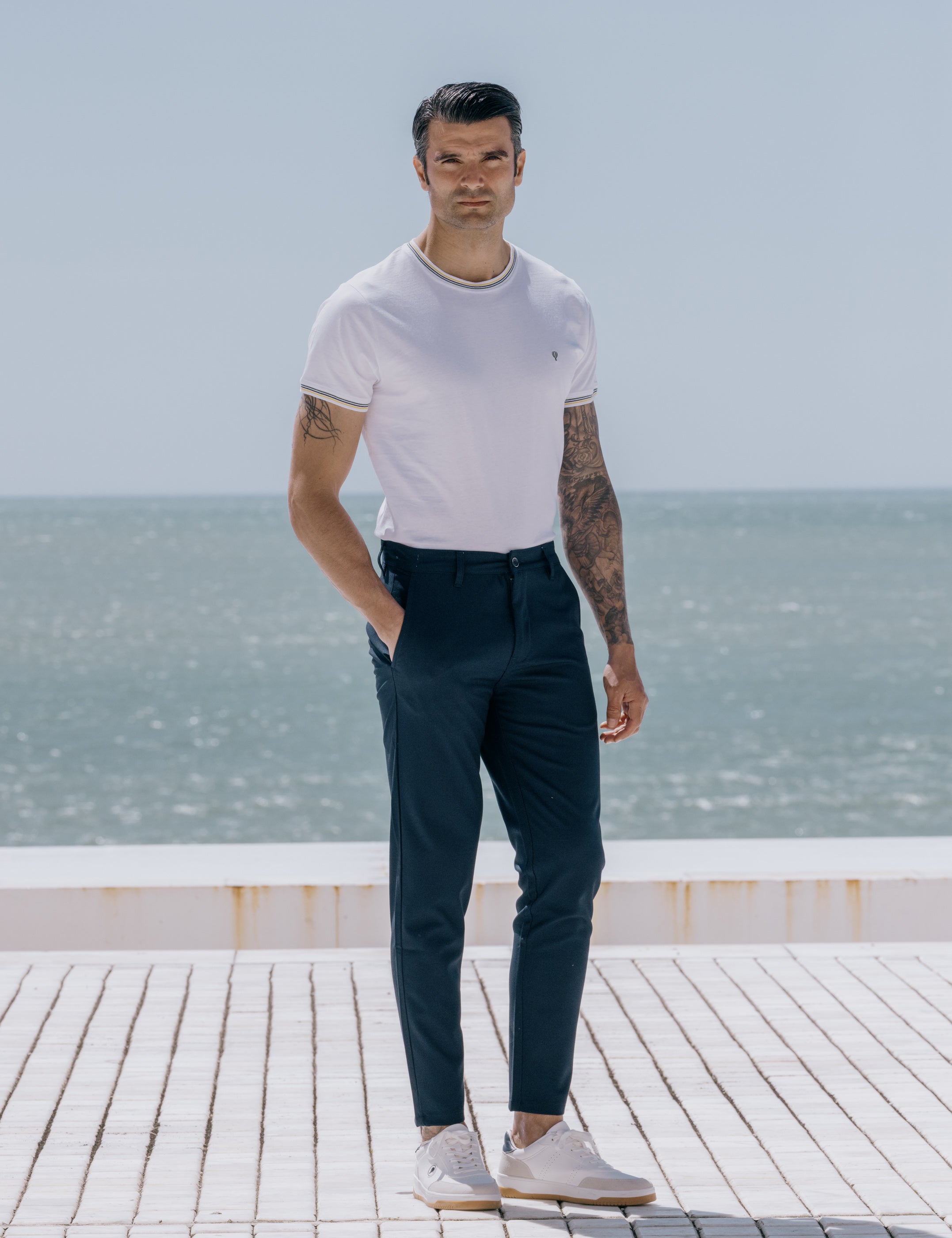 CAMISETA BÁSICA RIBETE