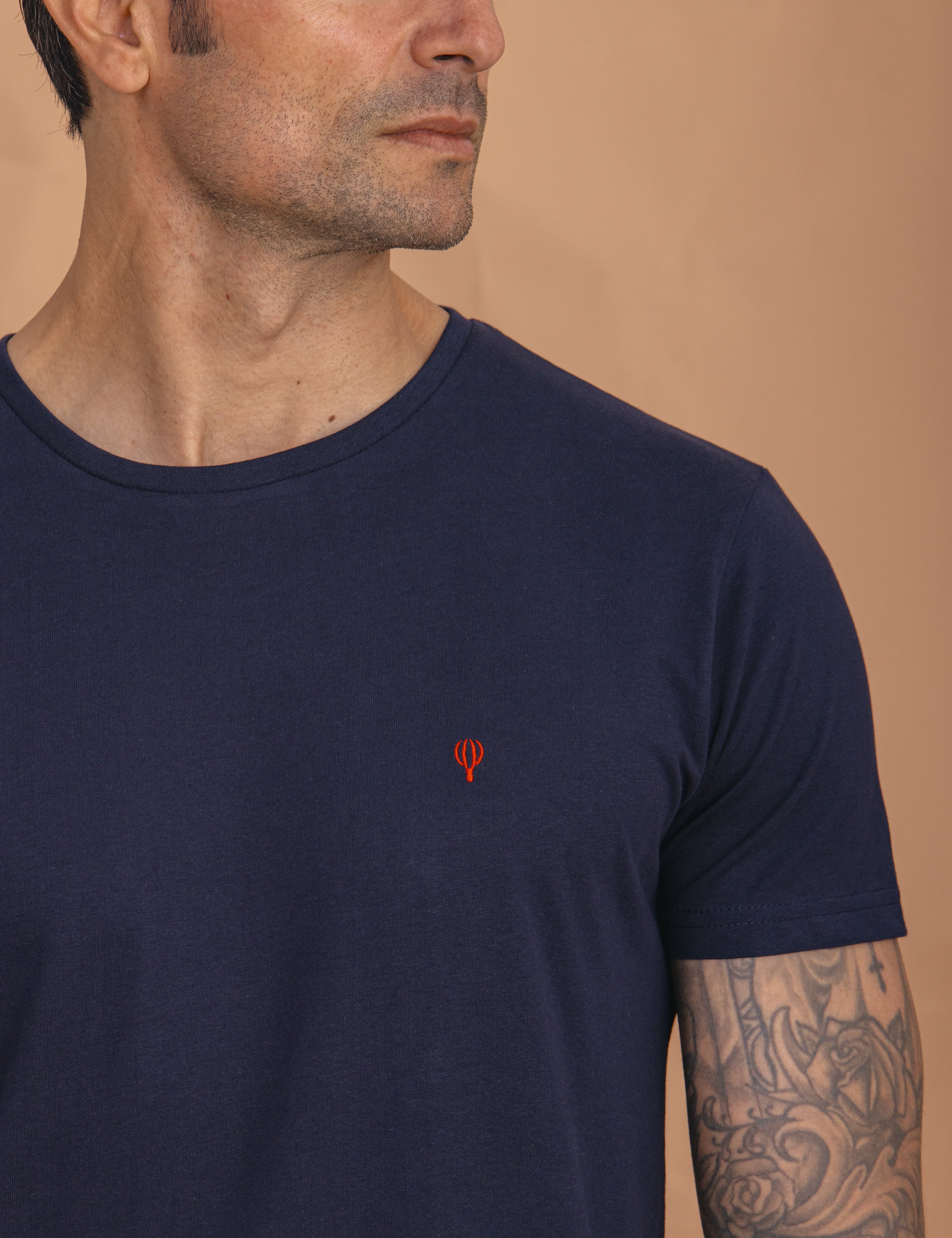 CAMISETA BÁSICA MARINO