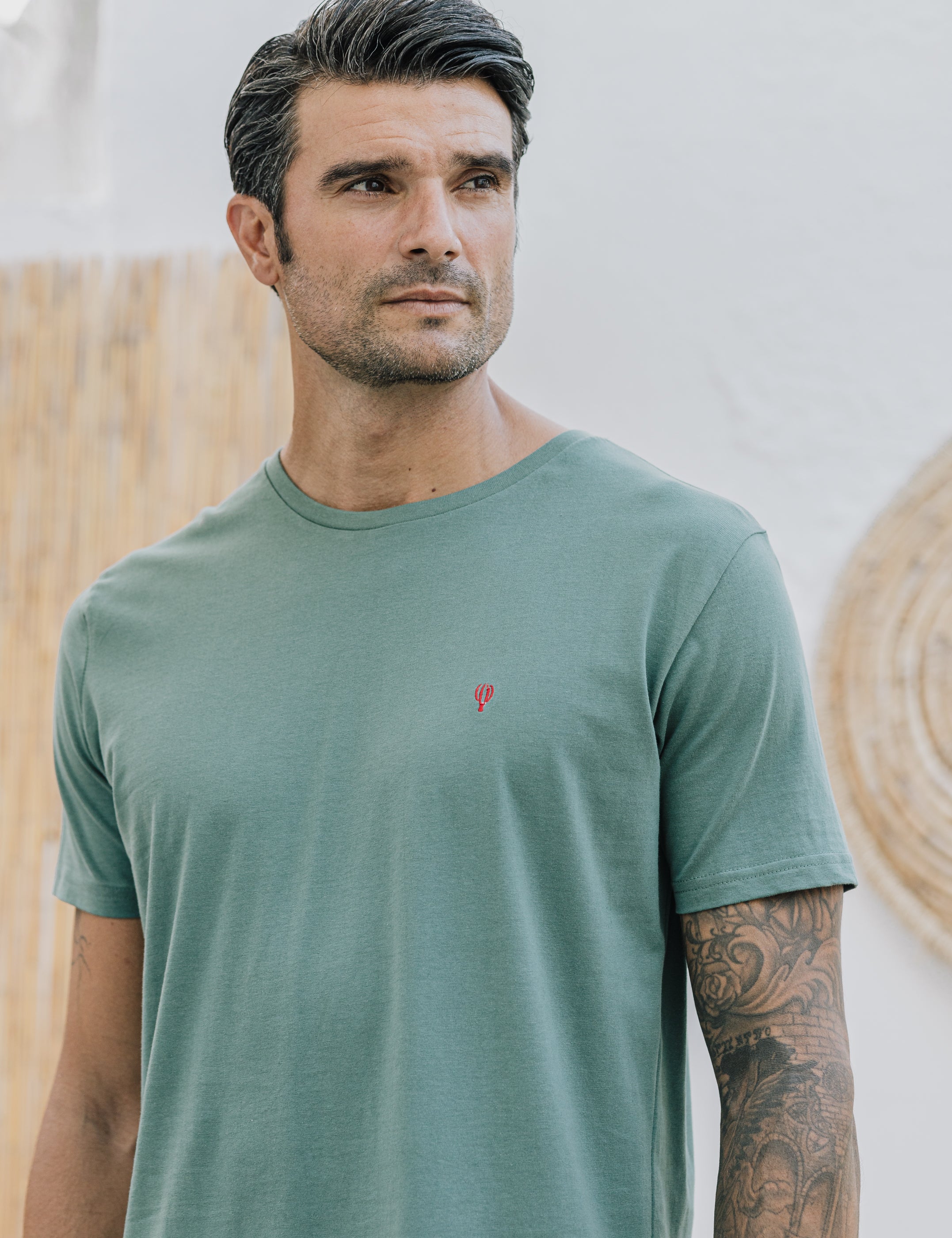 CAMISETA BÁSICA VERDE MANZANA