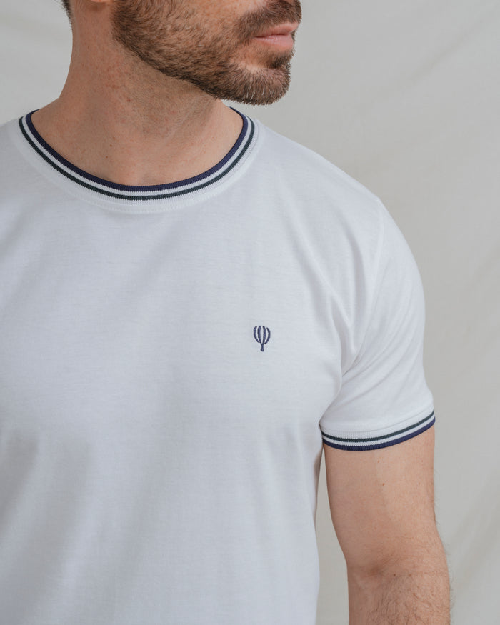 CAMISETA BLANCA BÁSICA RIBETE