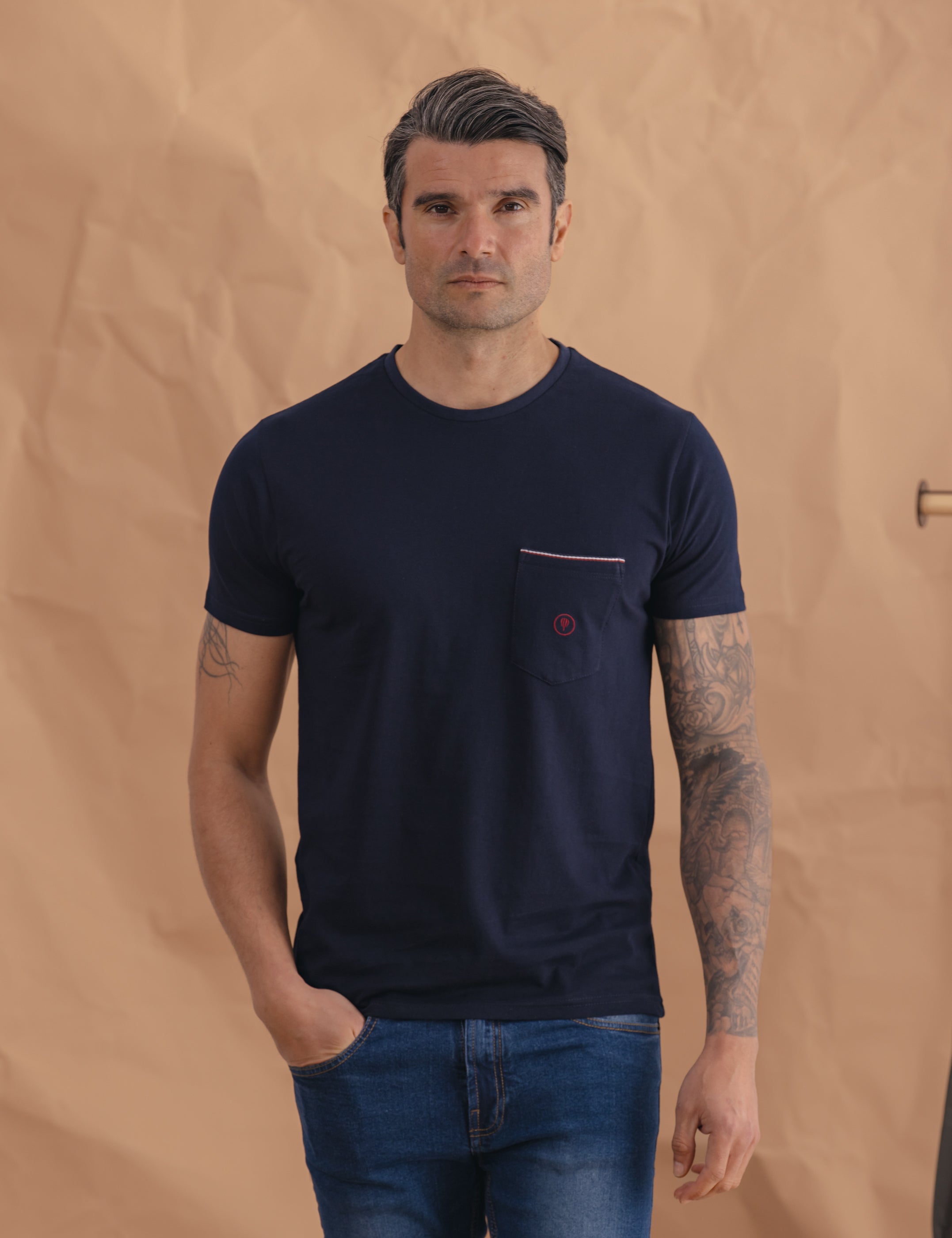 CAMISETA RIBETE BOLSILLO MARINA