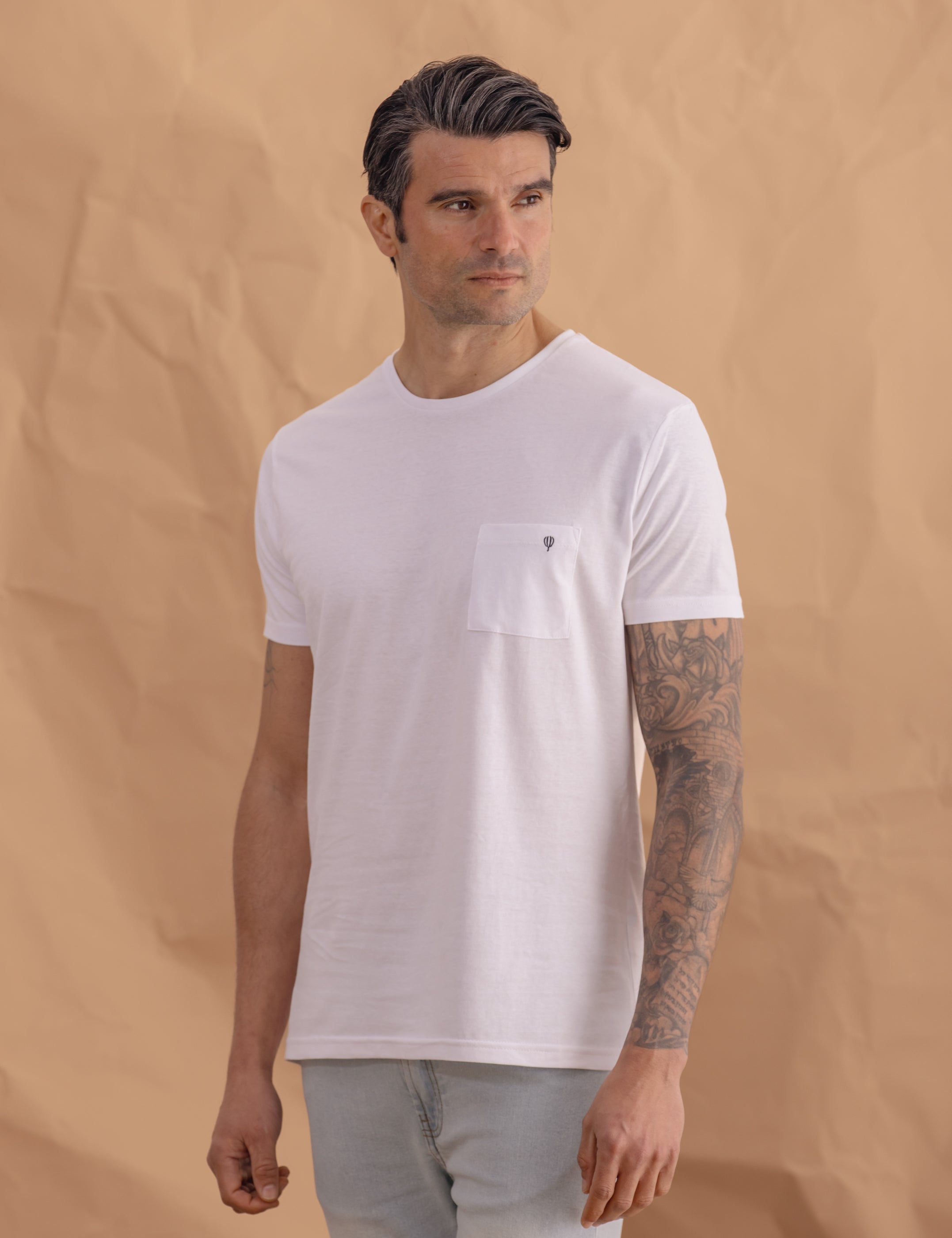 CAMISETA BÁSICA BOLSILLO BLANCA