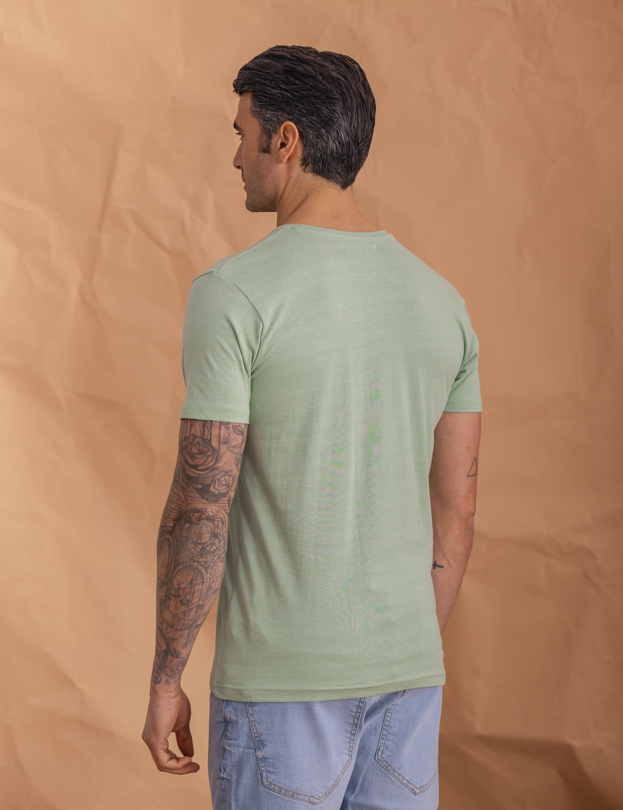 CAMISETA BÁSICA BOLSILLO VERDE