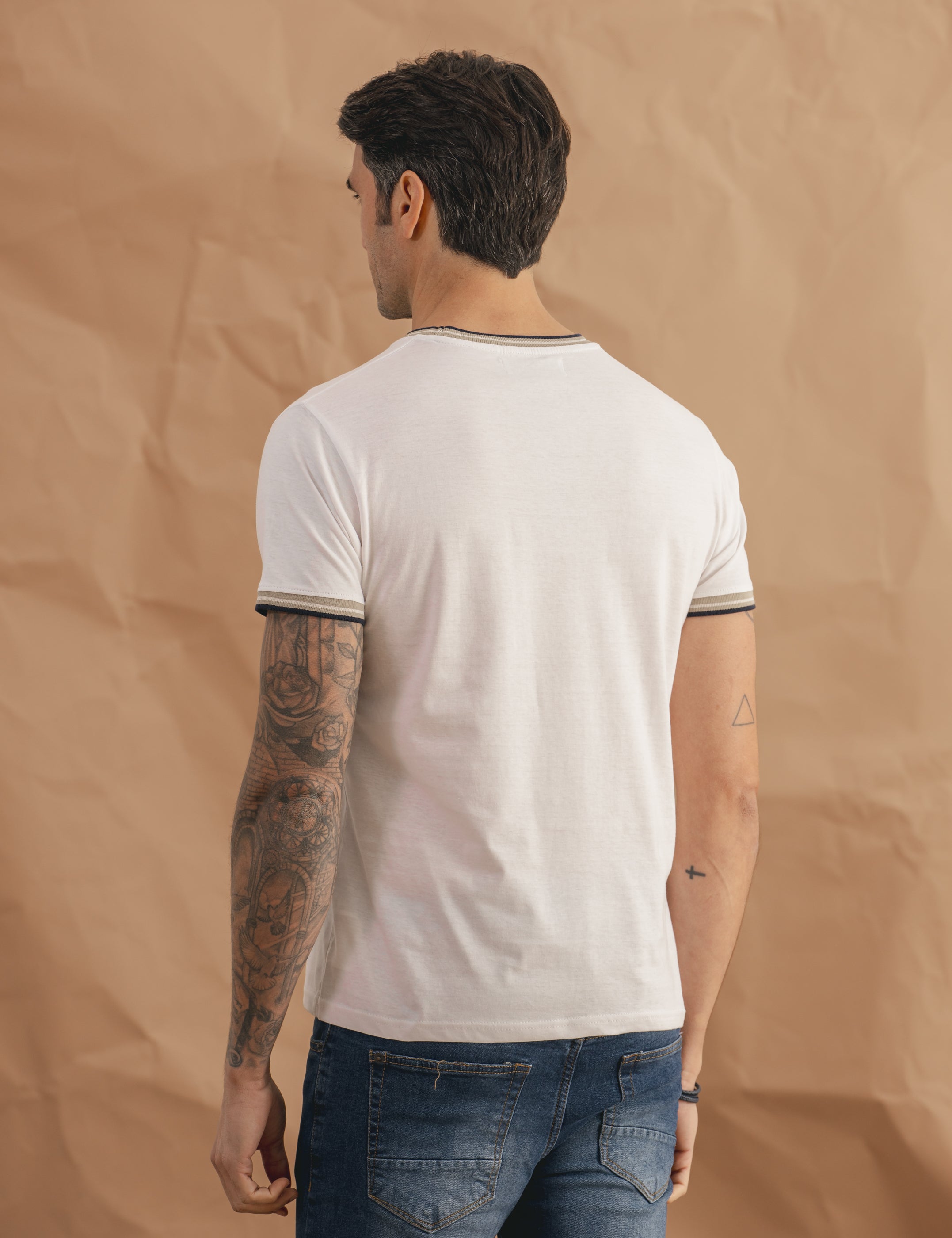 CAMISETA BÁSICA RIBETE