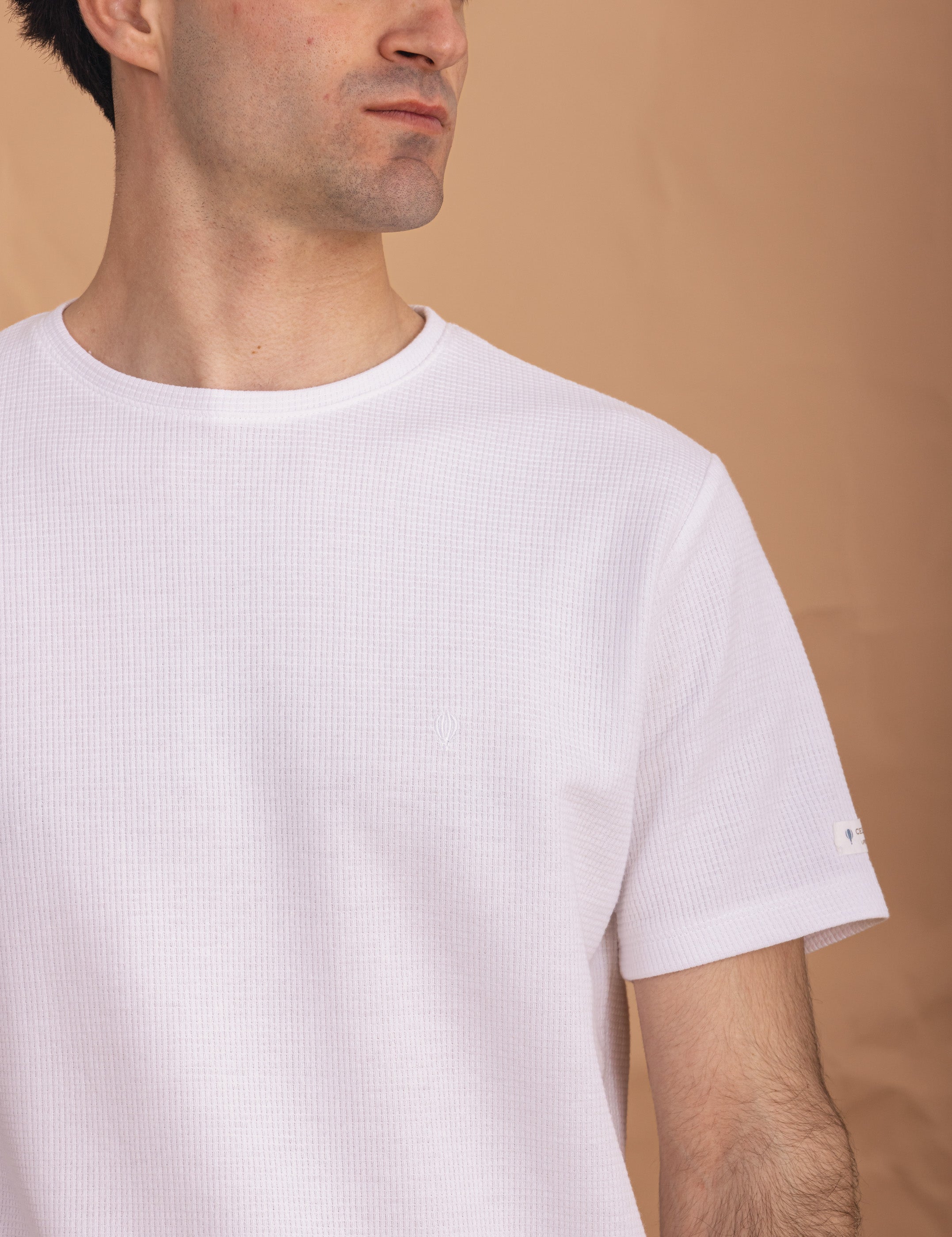 CAMISETA TEJIDO ESCRUCTURA BLANCA
