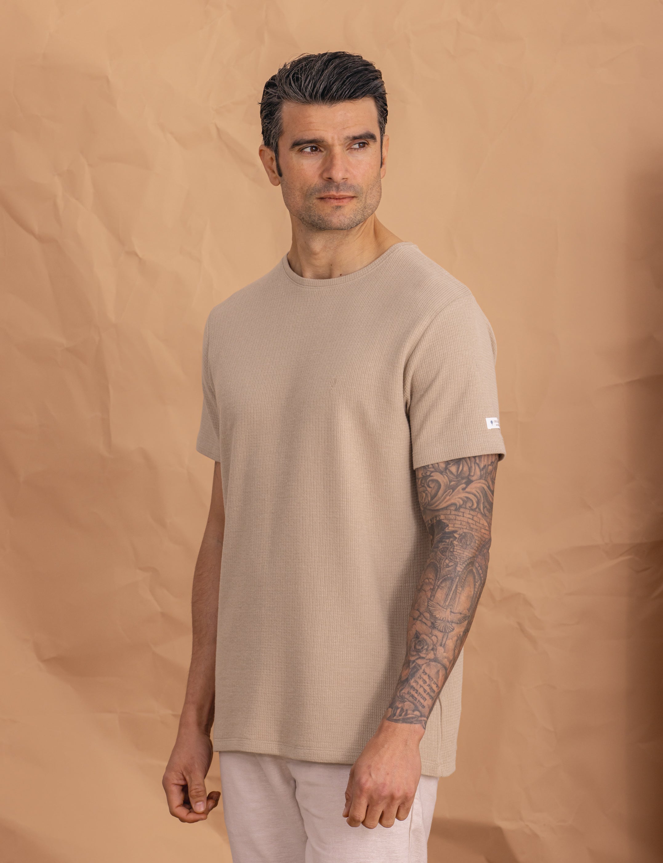 CAMISETA TEJIDO ESCRUCTURA BEIGE