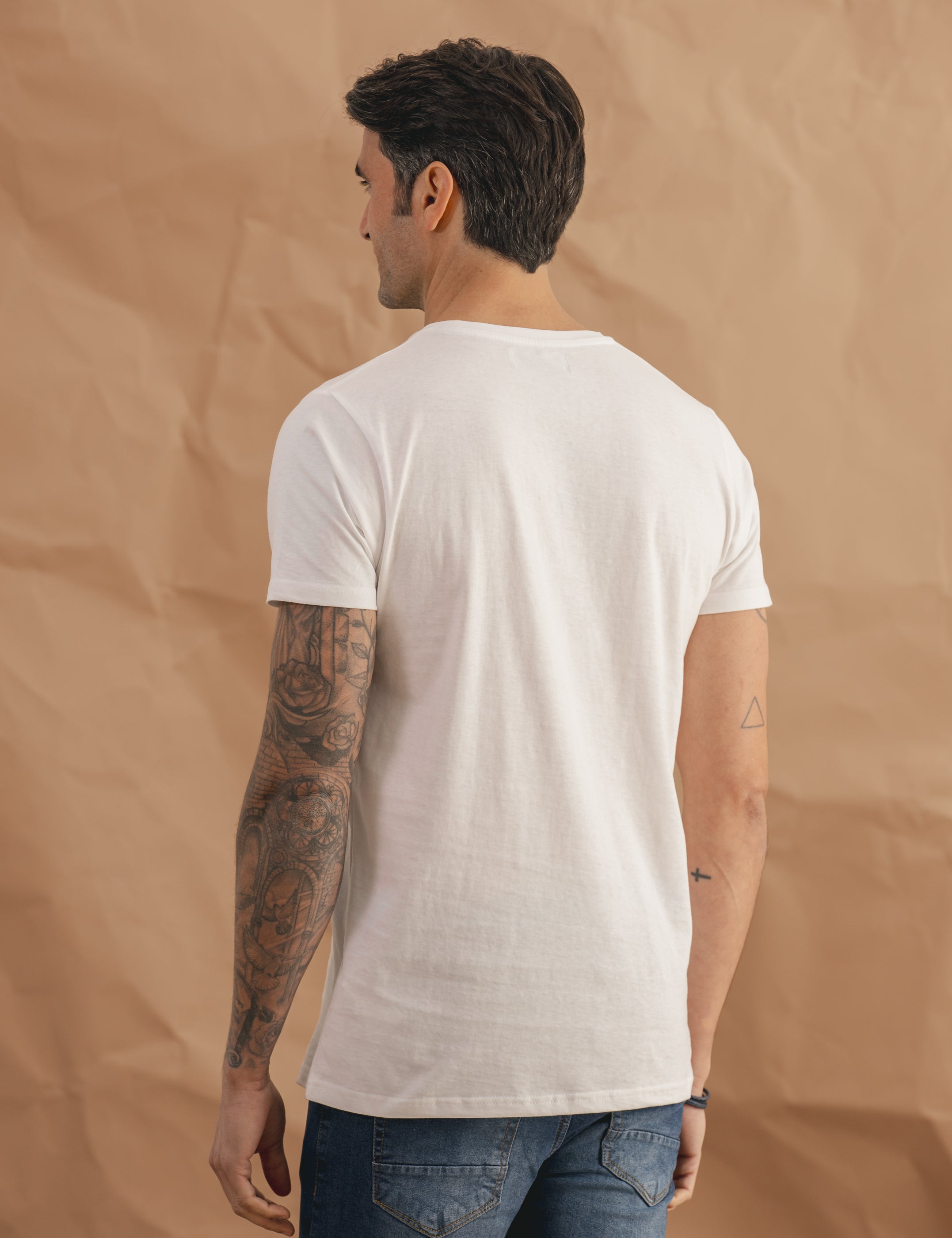 CAMISETA BÁSICA BLANCA BORDADO