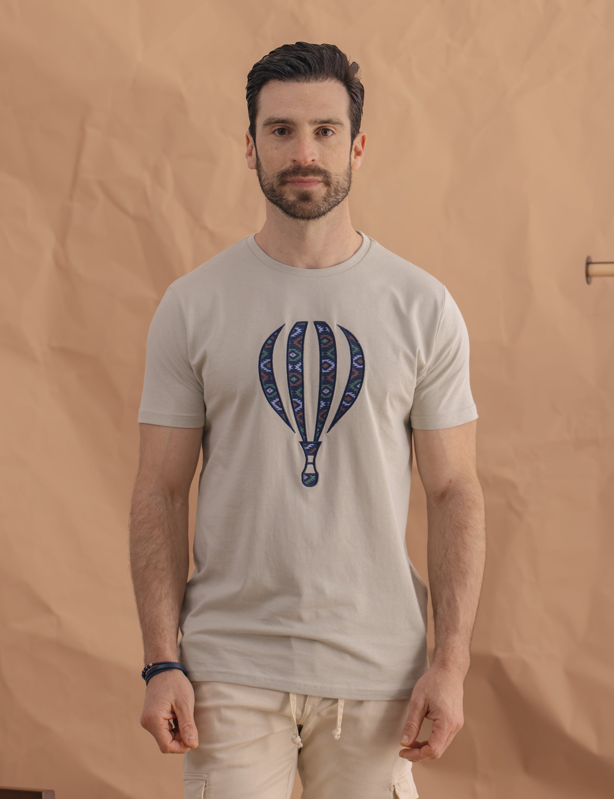 CAMISETA BÁSICA BORDADO