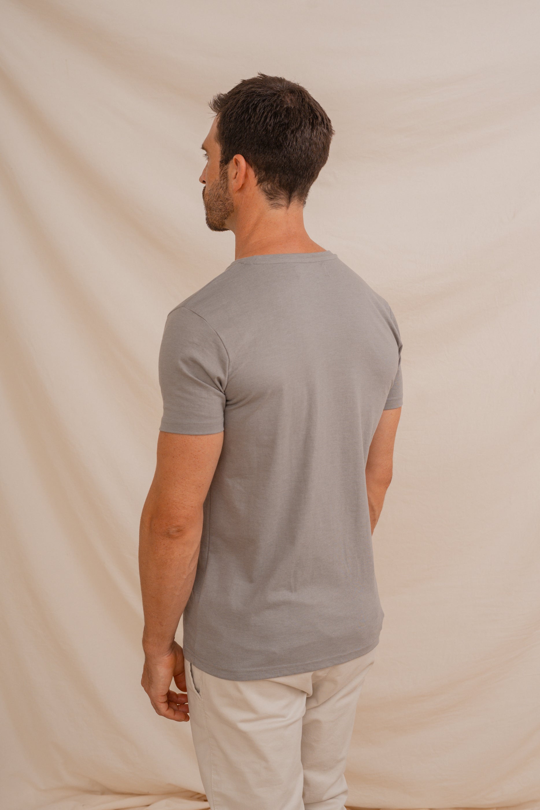 CAMISETA BÁSICA GRÍS