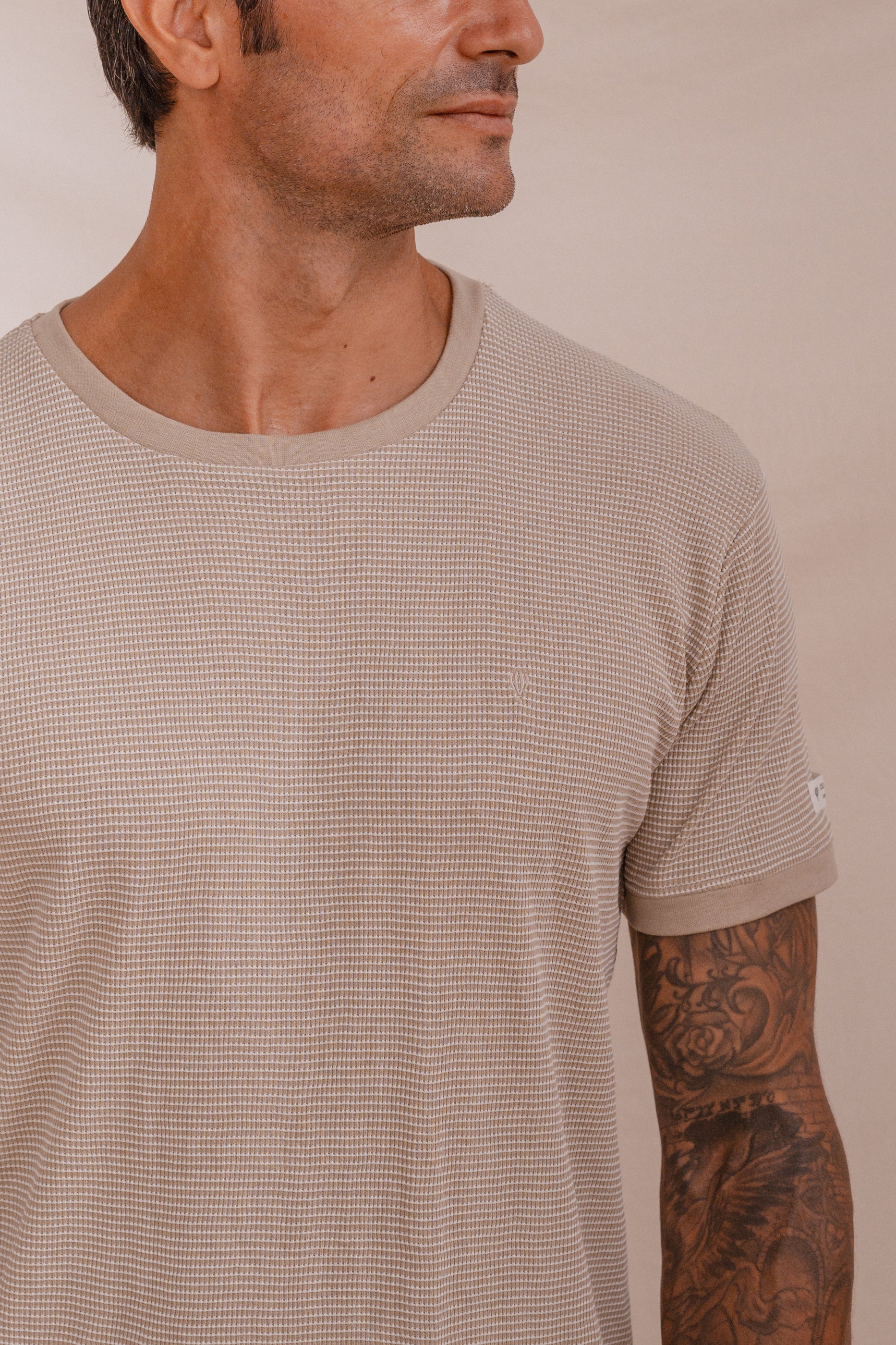 CAMISETA CUADRILLÉ BEIGE