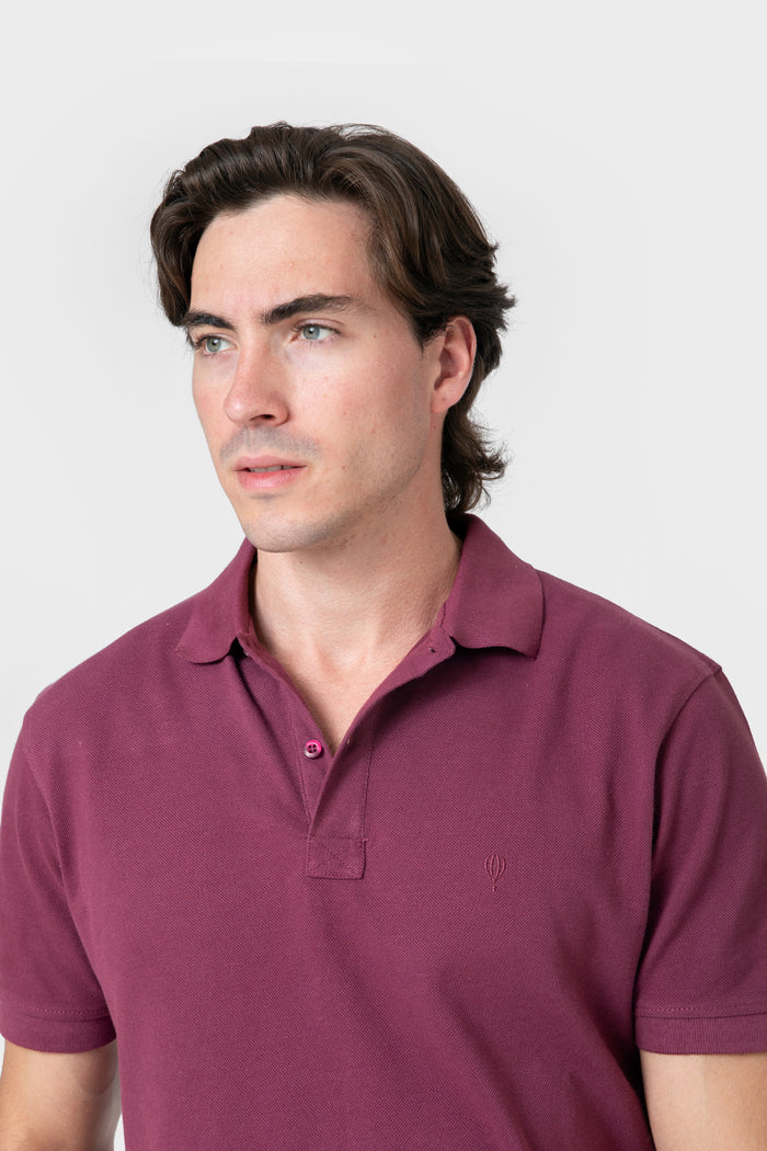 POLO BÁSICO REGULAR FIT BURDEOS