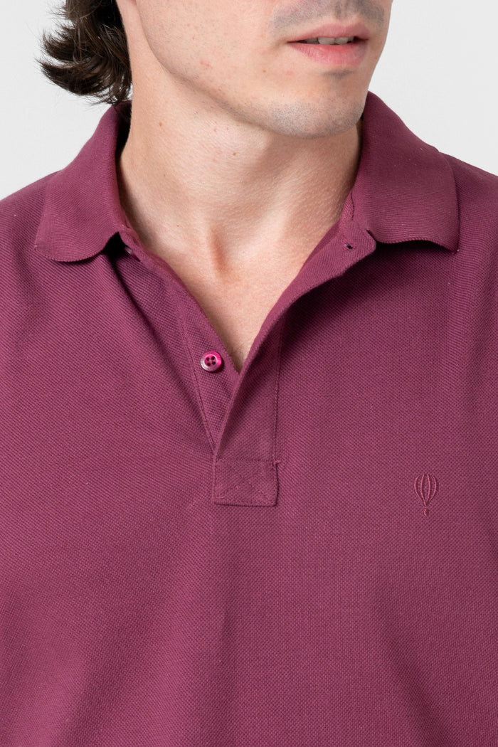 POLO BÁSICO REGULAR FIT BURDEOS