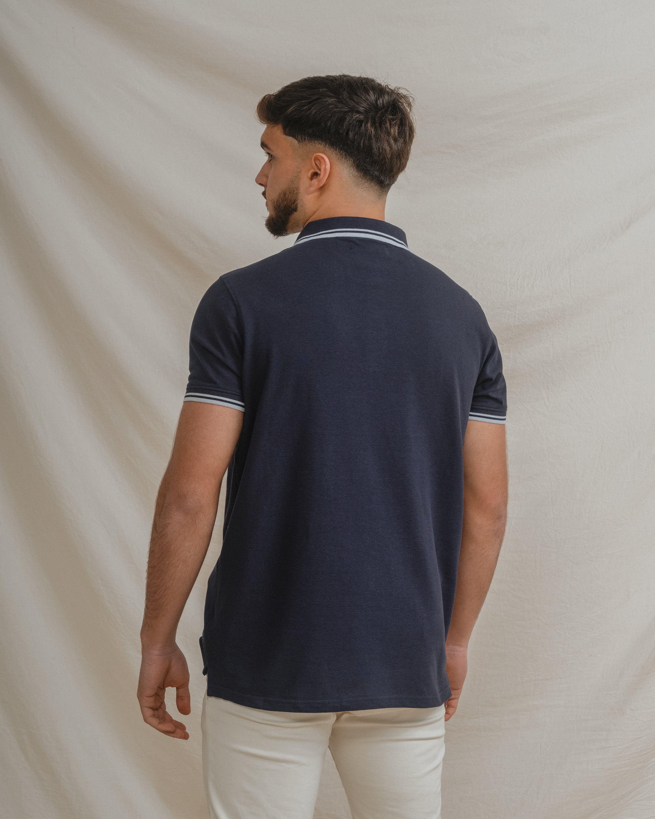 POLO BÁSICO AZUL PIQUÉ LÍNEA