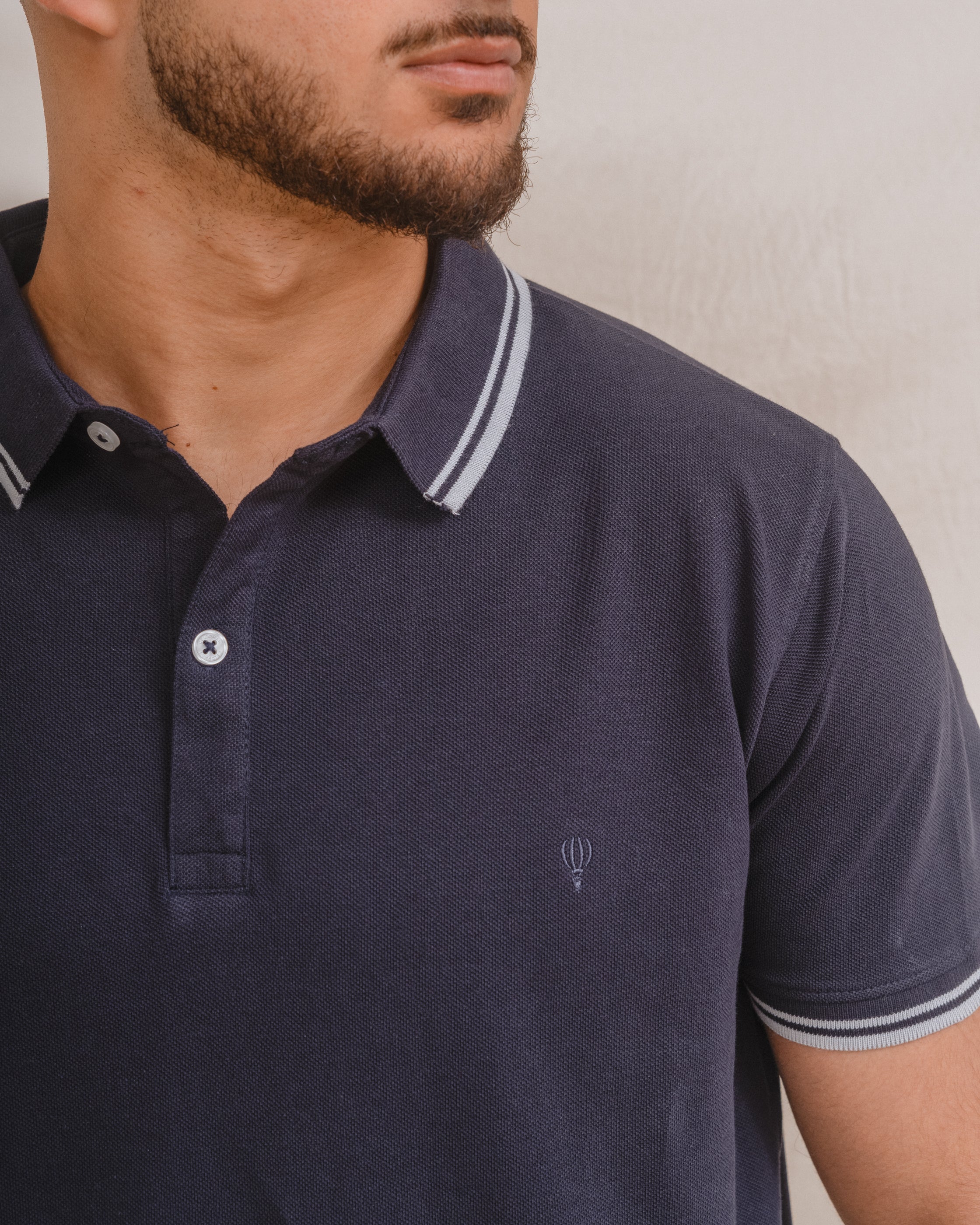 POLO BÁSICO AZUL PIQUÉ LÍNEA