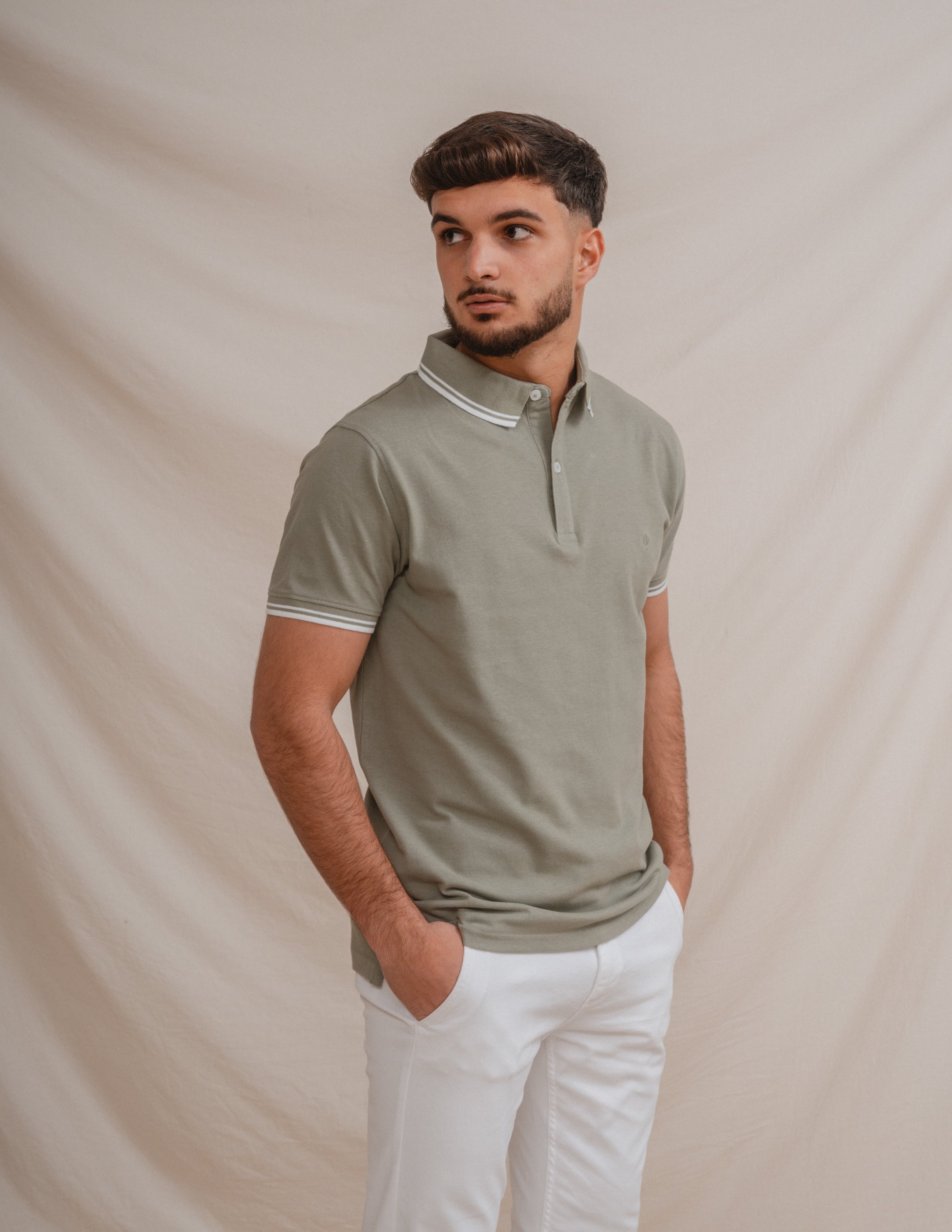 POLO BÁSICO VERDE PIQUÉ LÍNEA