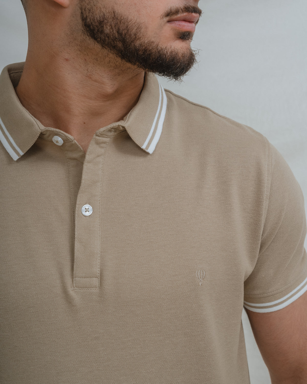 POLO BÁSICO BEGE PIQUÉ LINHA