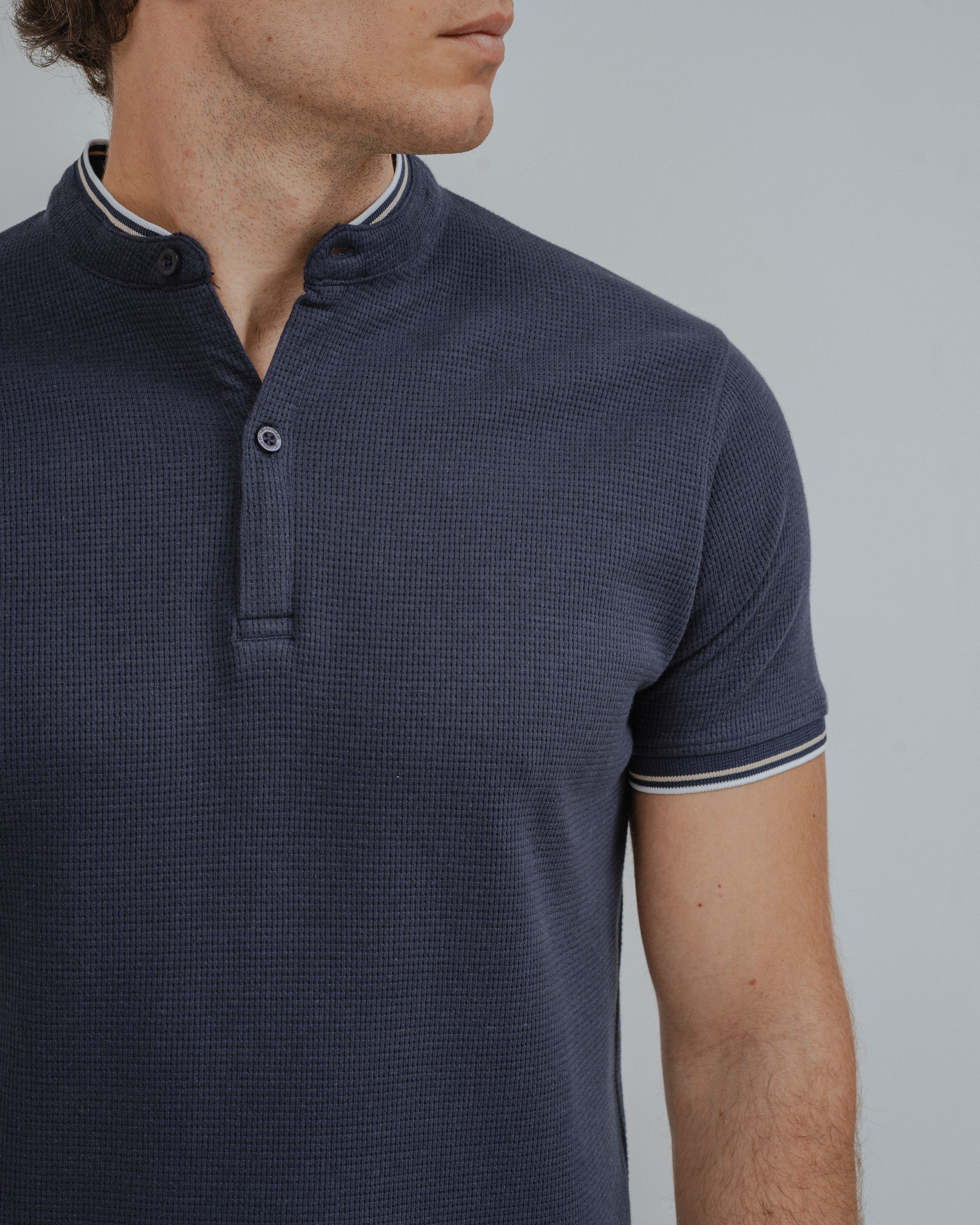 POLO ESTRUCTURA DOBLE CUELLO MAO