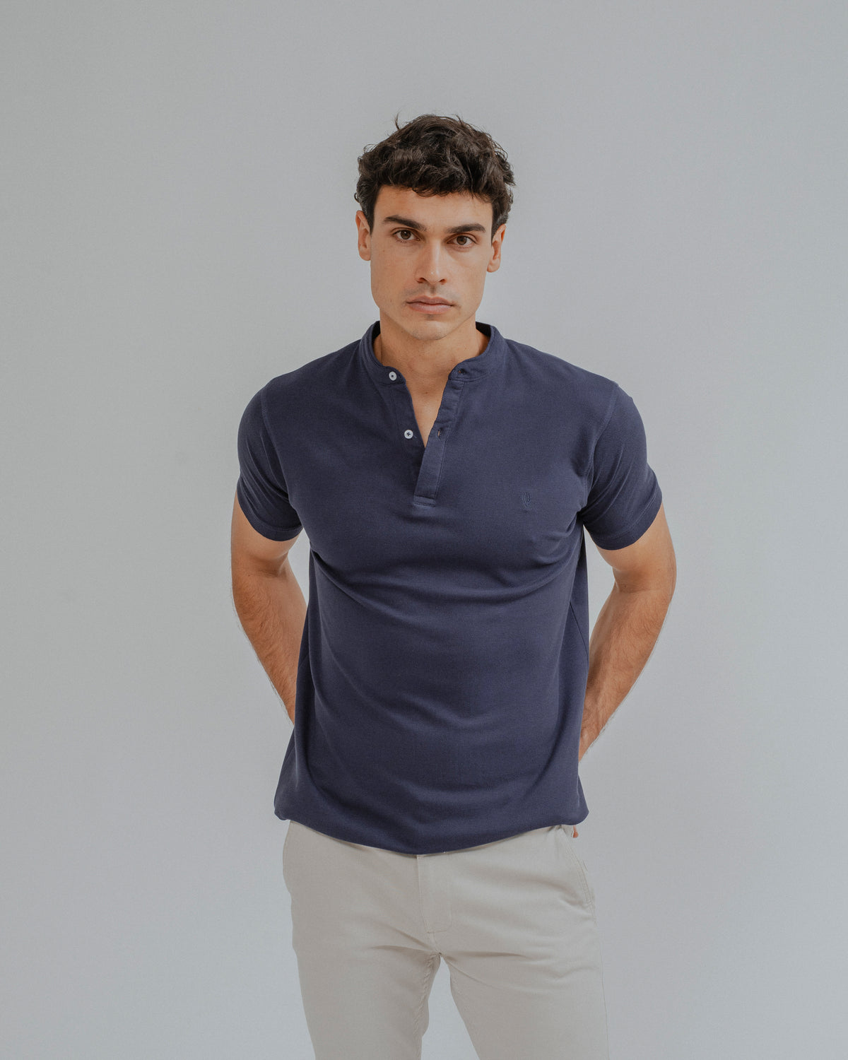 POLO BÁSICO GOLA MAO AZUL-MARINHO