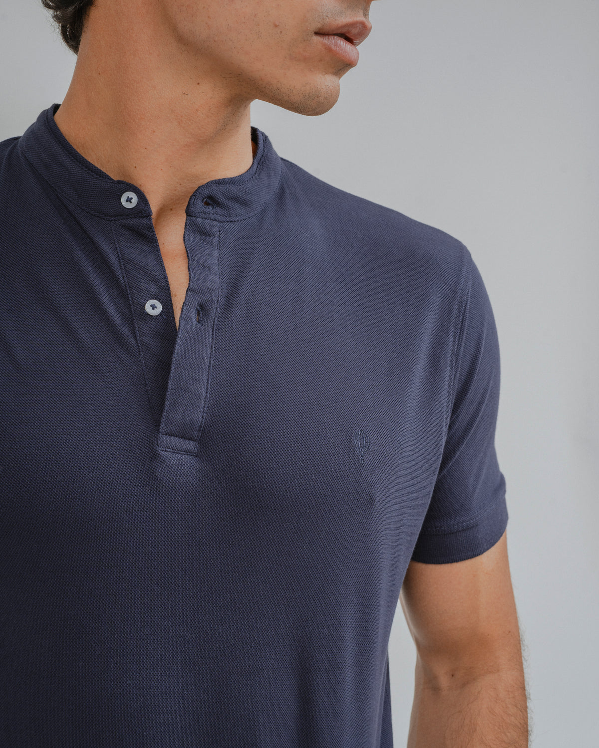 POLO BÁSICO GOLA MAO AZUL-MARINHO