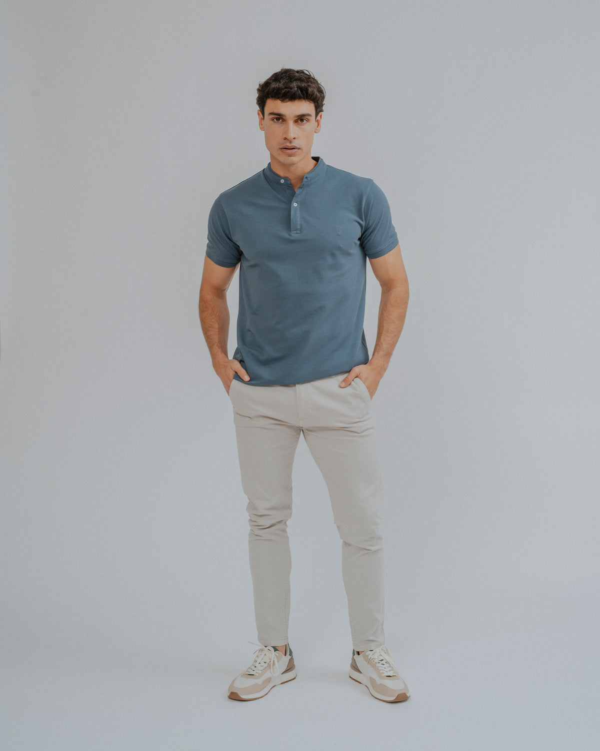 POLO BÁSICO GOLA MANDARIM VERDE