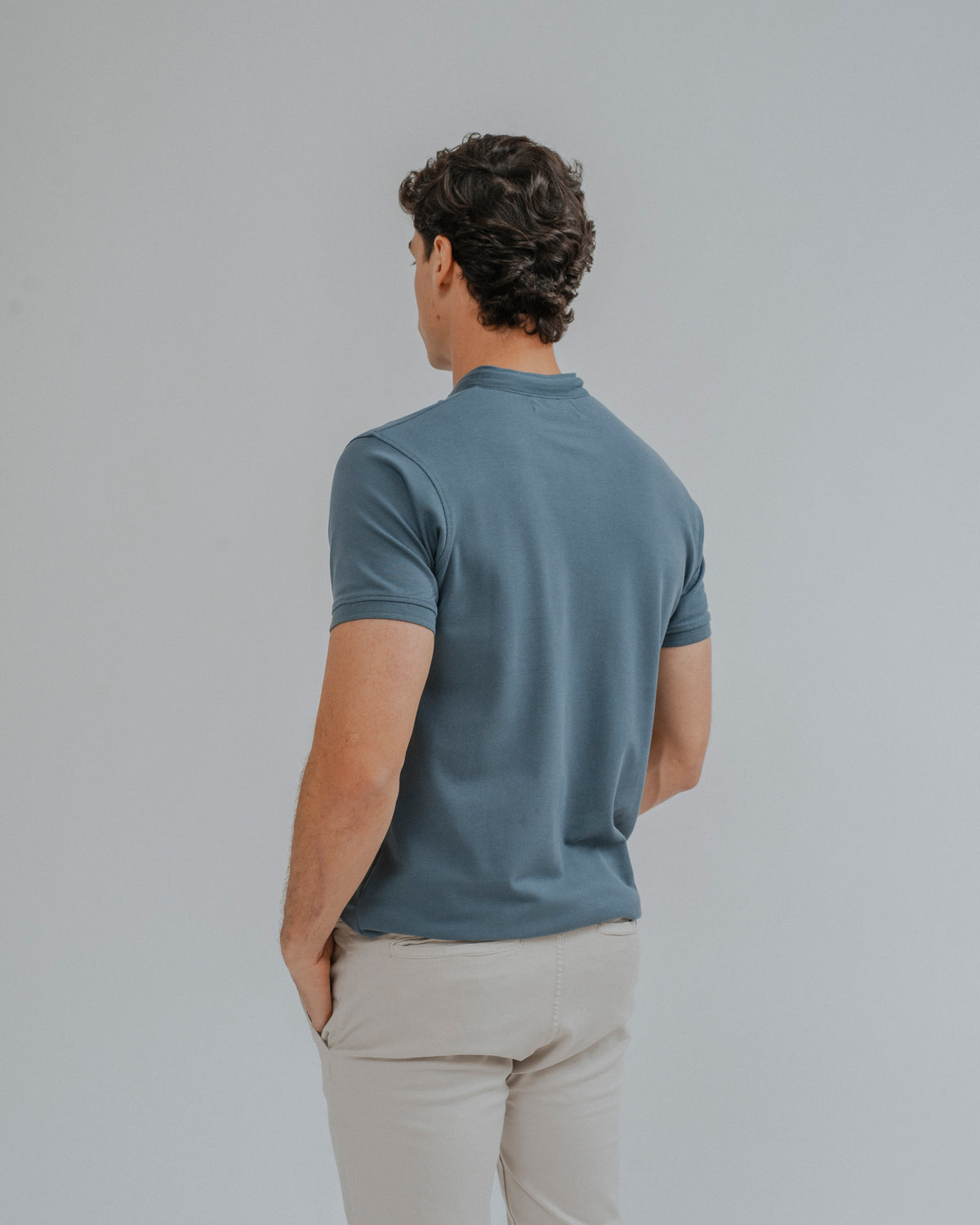 POLO BÁSICO GOLA MANDARIM VERDE