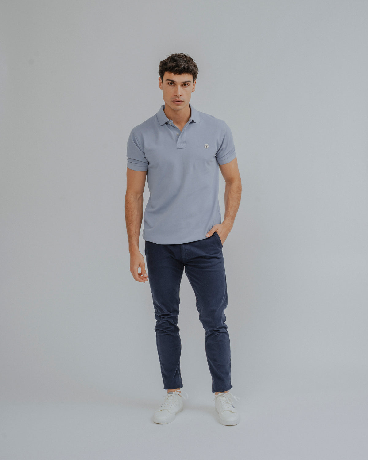 POLO BÁSICO CONFORT AZUL-CLARO