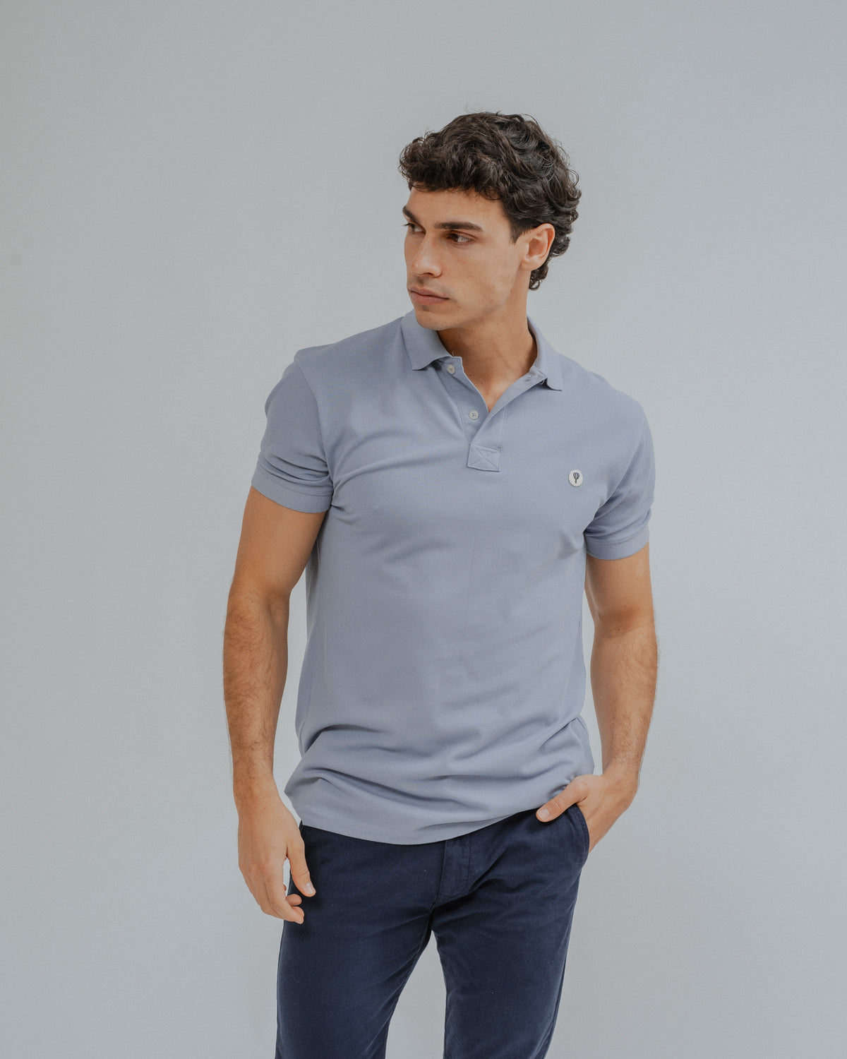 POLO BÁSICO CONFORT AZUL-CLARO