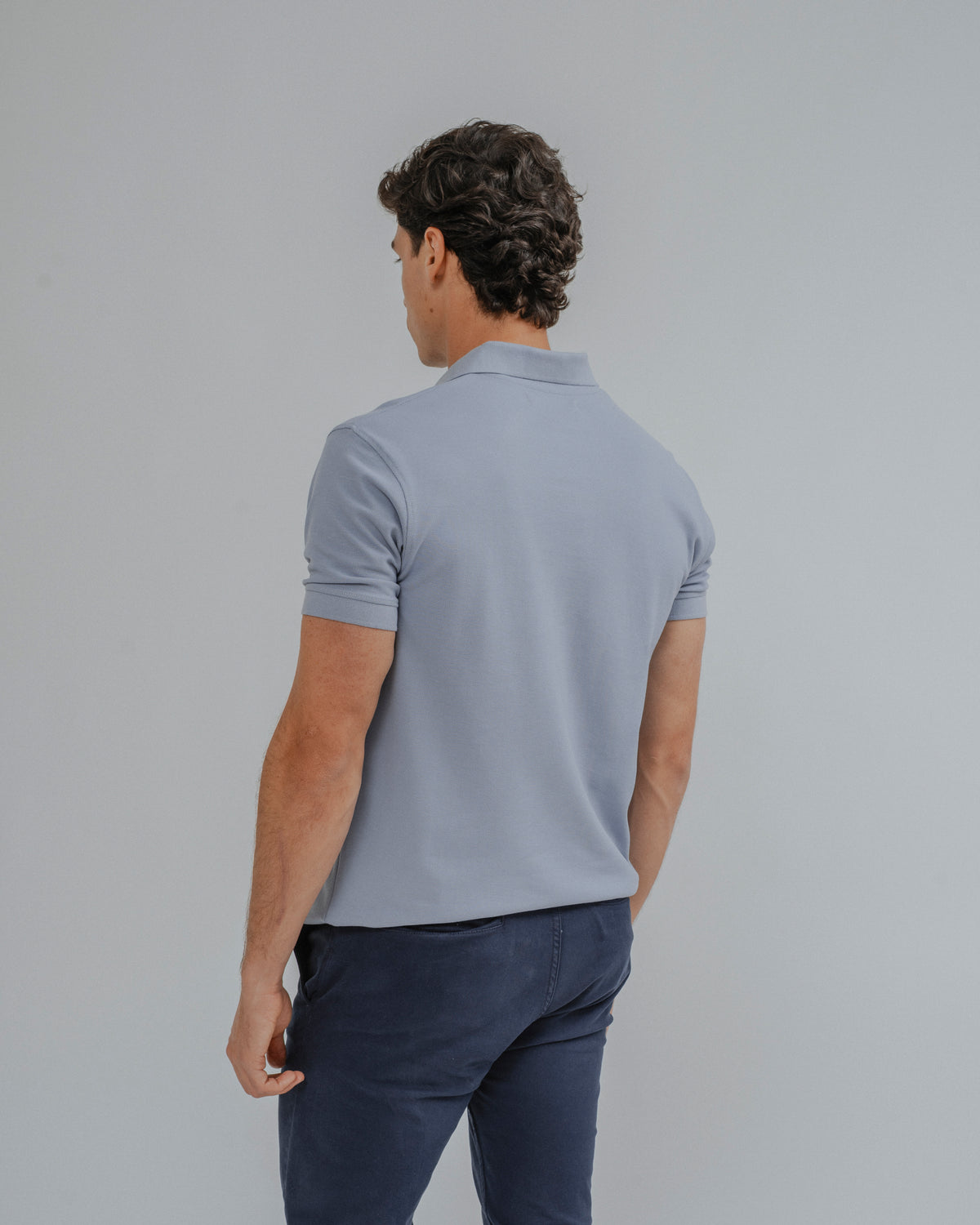 POLO BÁSICO CONFORT AZUL-CLARO