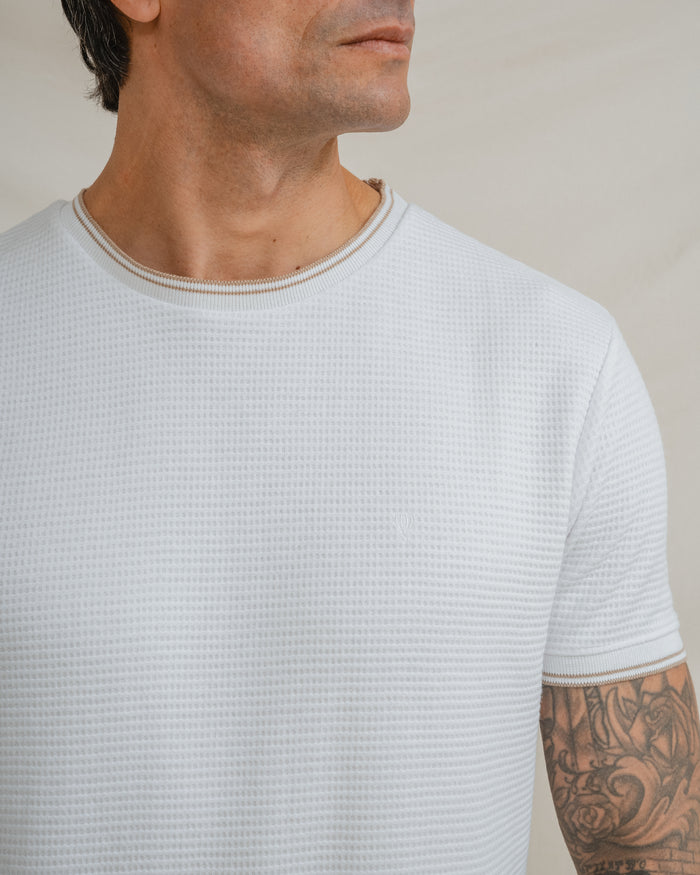 CAMISETA ESTRUCTURA LINEA CONTRASTE