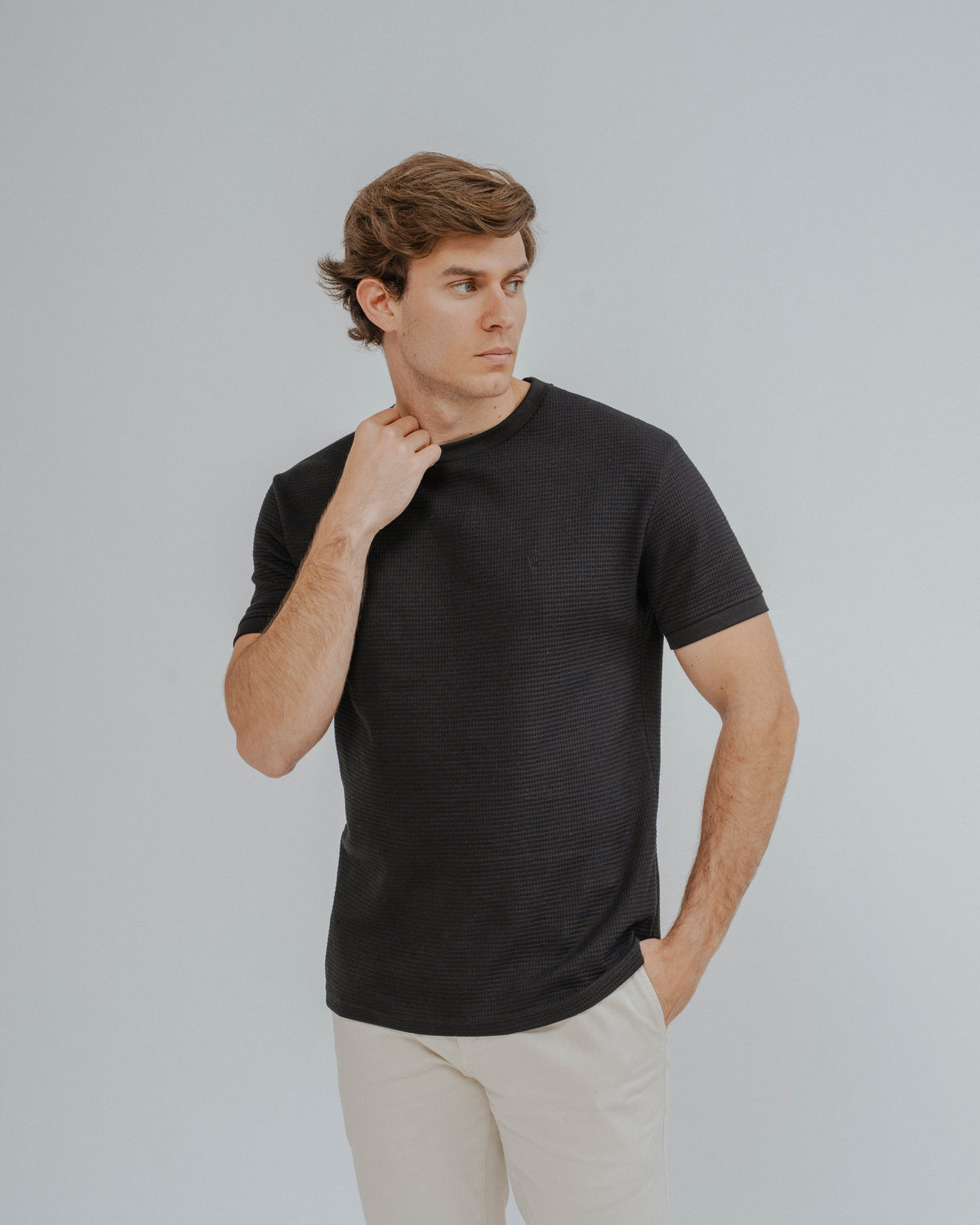 T-SHIRT ESTRUTURA PRETA