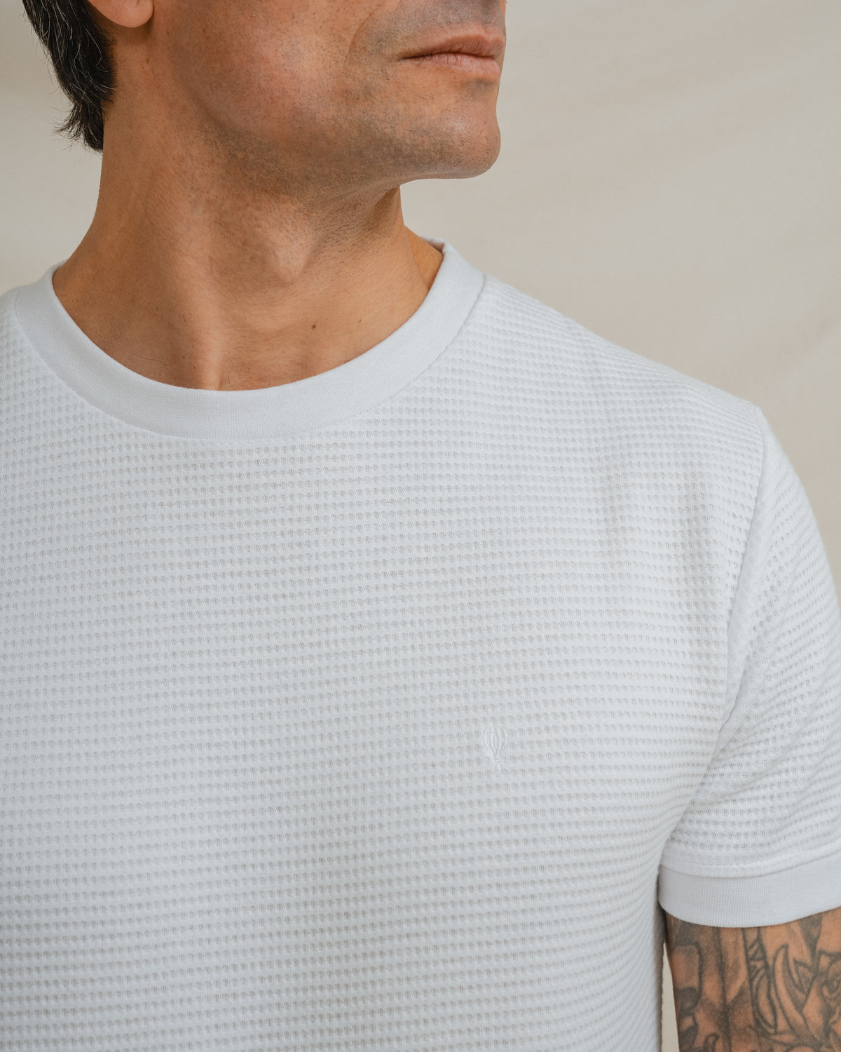 T-SHIRT ESTRUTURA BRANCA