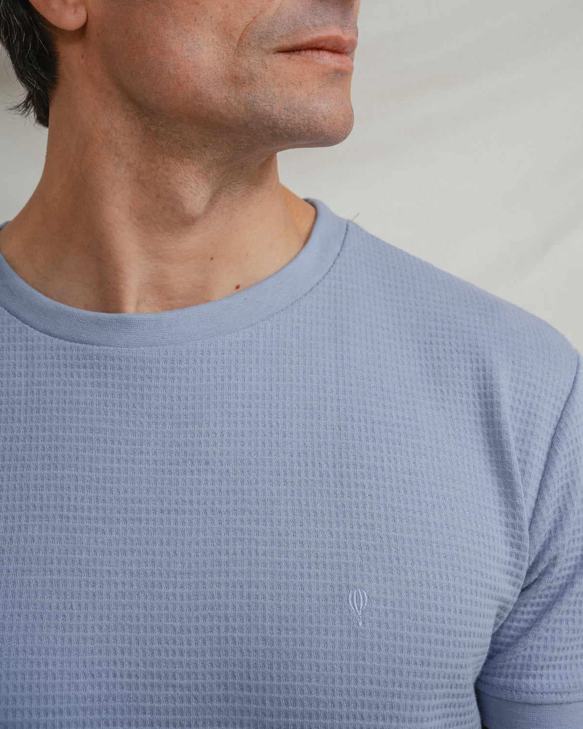 T-SHIRT ESTRUTURA AZUL-CELESTE