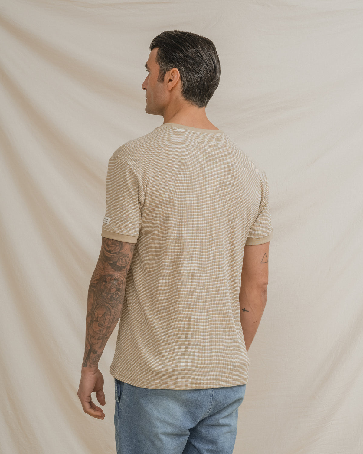 T-SHIRT DE ESTRUTURA BEGE